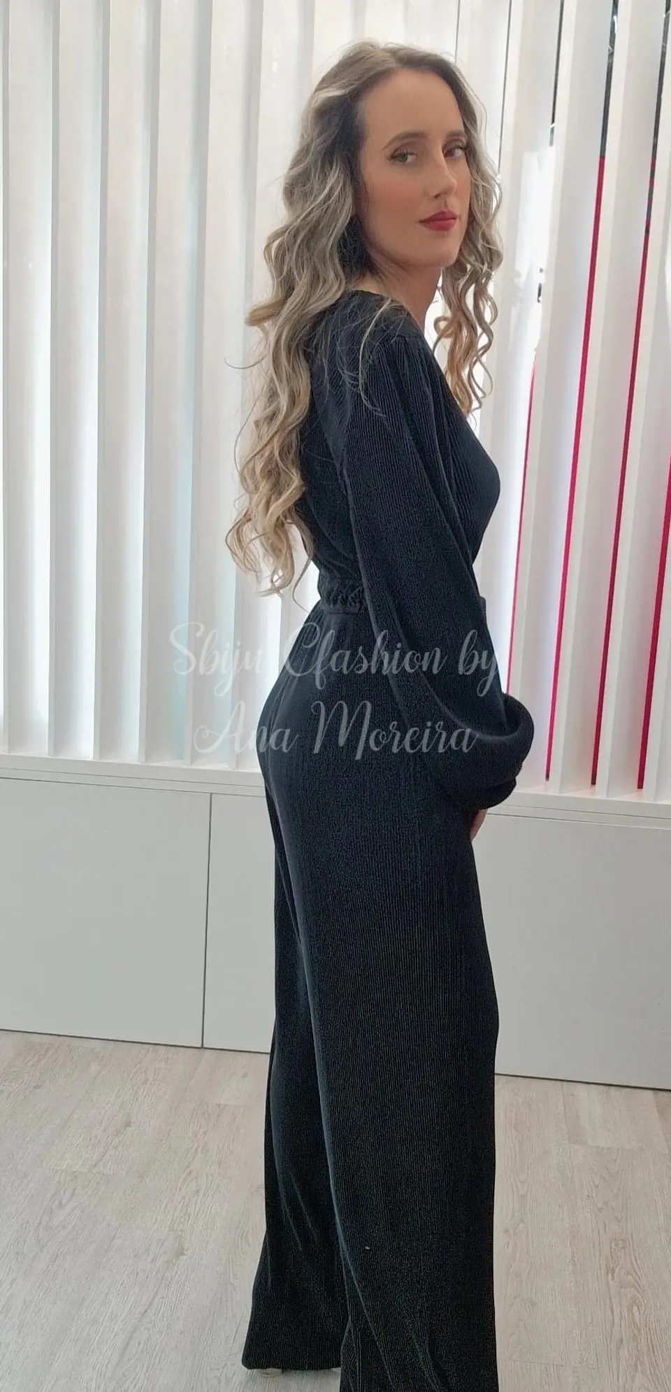 Macacão de Calça com Detalhe de Tecido Riscado 8