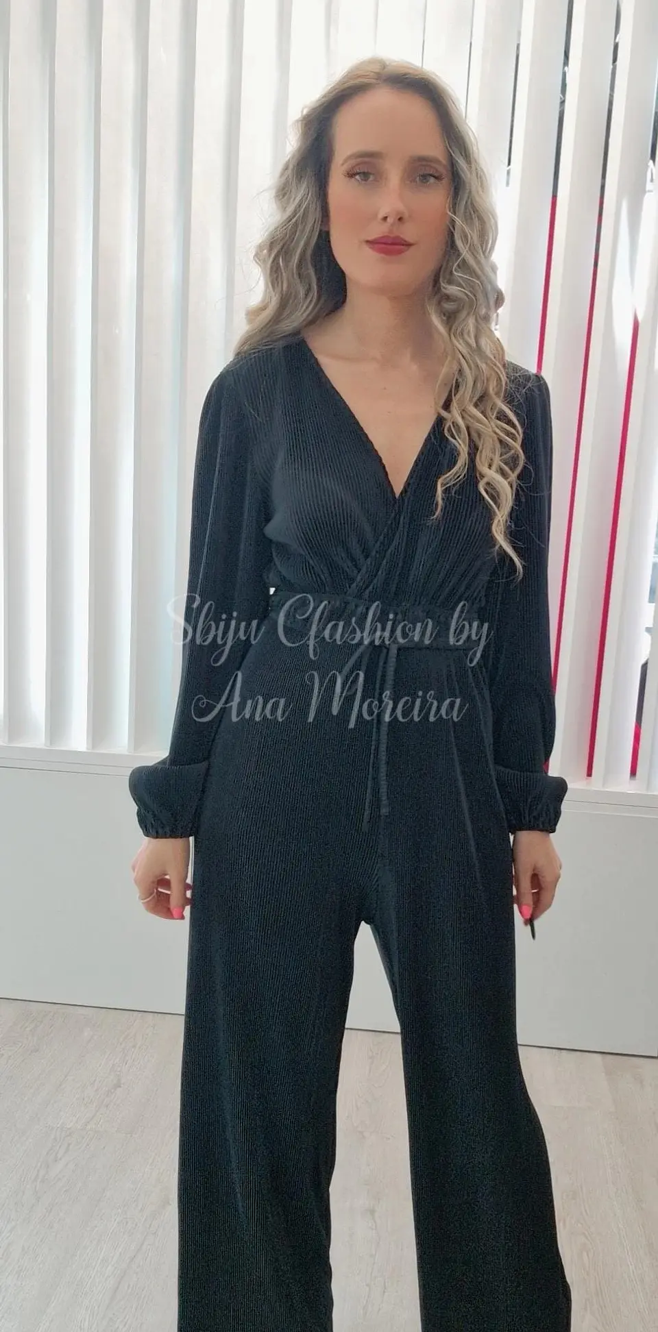 Macacão de Calça com Detalhe de Tecido Riscado 9