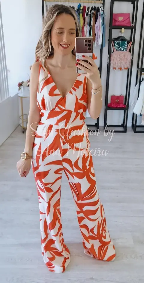 Macacão Estampado com Laços nos Ombros