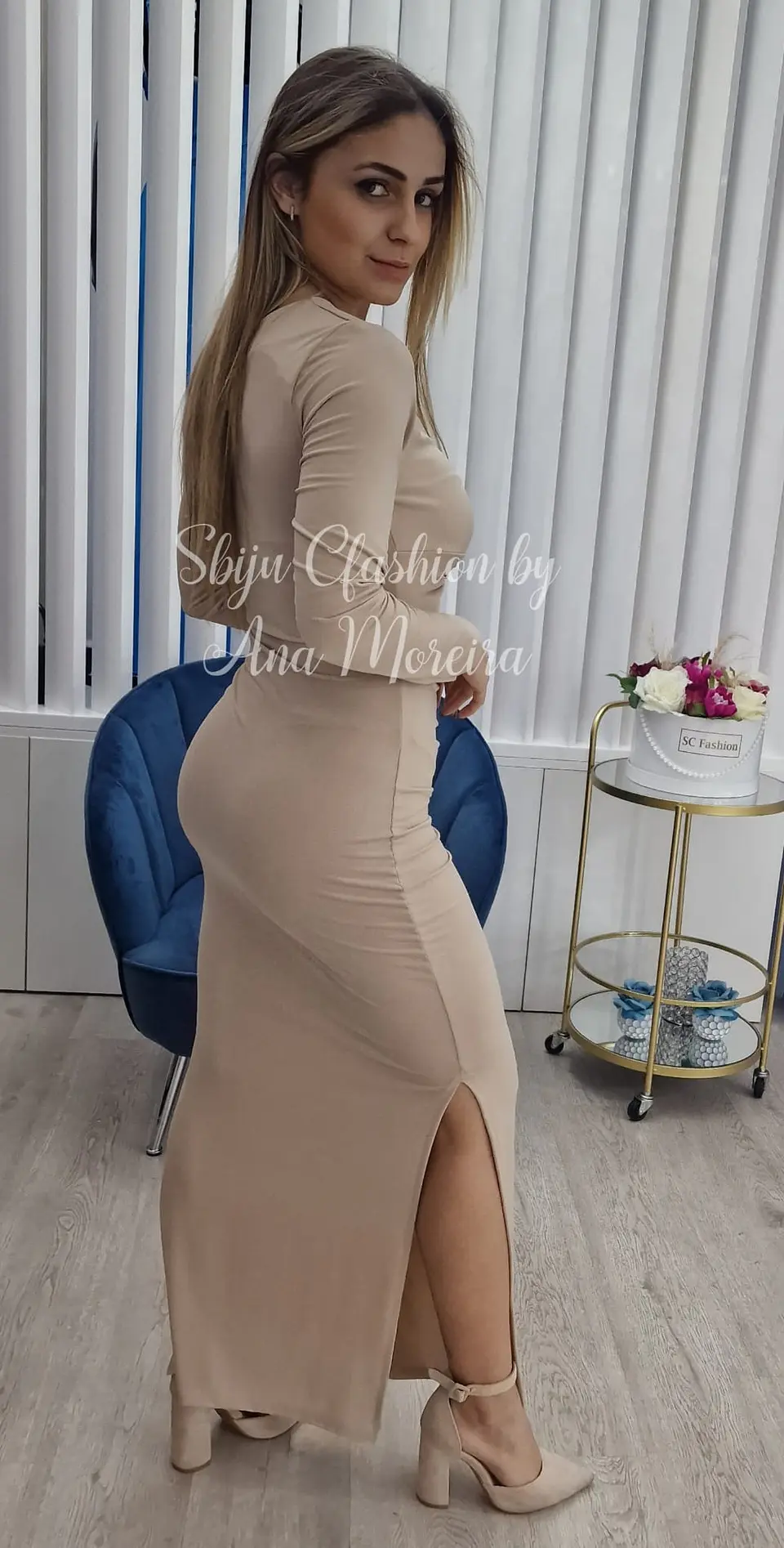 Vestido com Abertura na Barriga, Nó e Duas Rachas 5