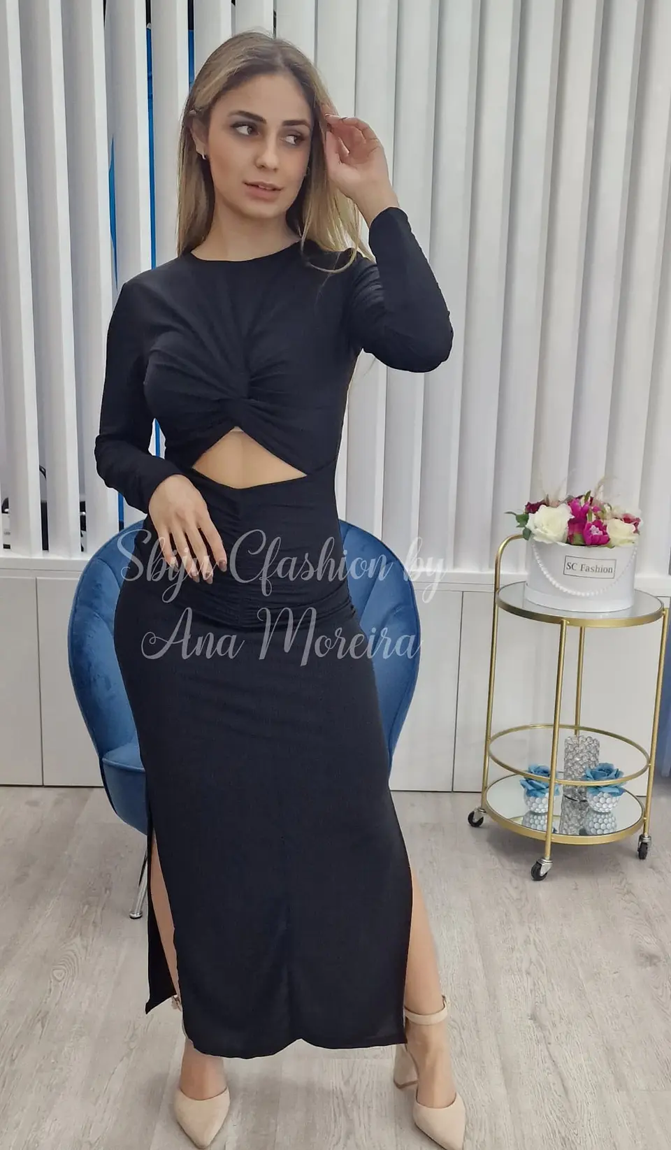 Vestido com Abertura na Barriga, Nó e Duas Rachas 8