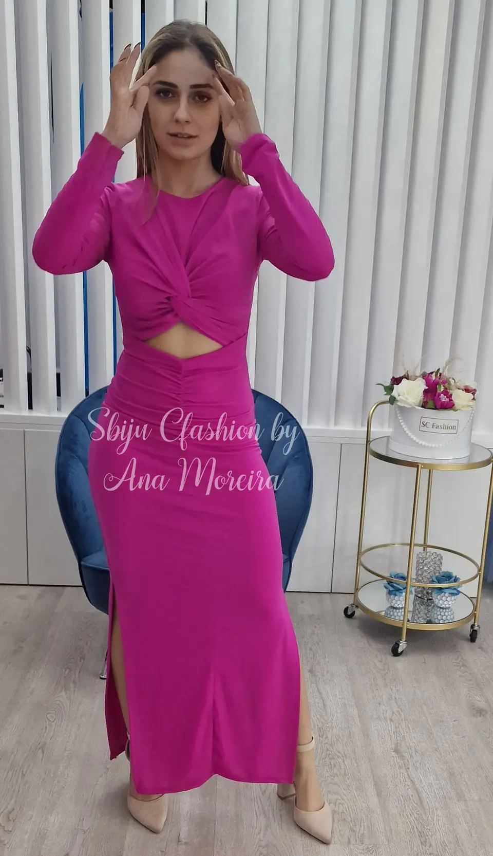 Vestido com Abertura na Barriga, Nó e Duas Rachas 2