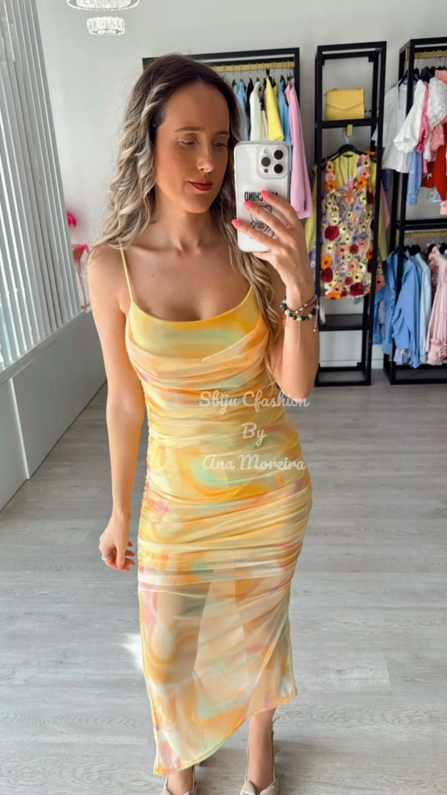 Vestido Midi Estampado com Detalhe de Racha  2