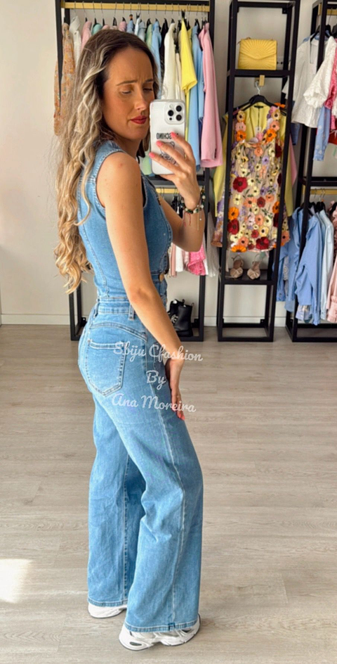 Macacão de Ganga Push-Up com Botões Dourados