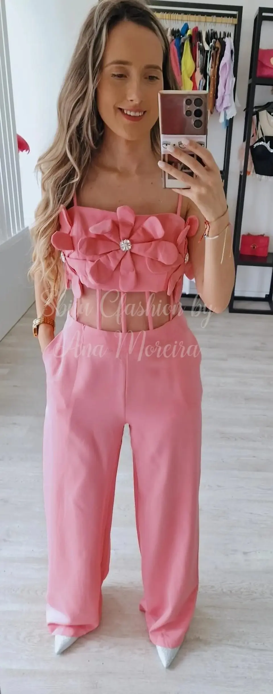 Macacão com Flores e Transparência na Barriga  1