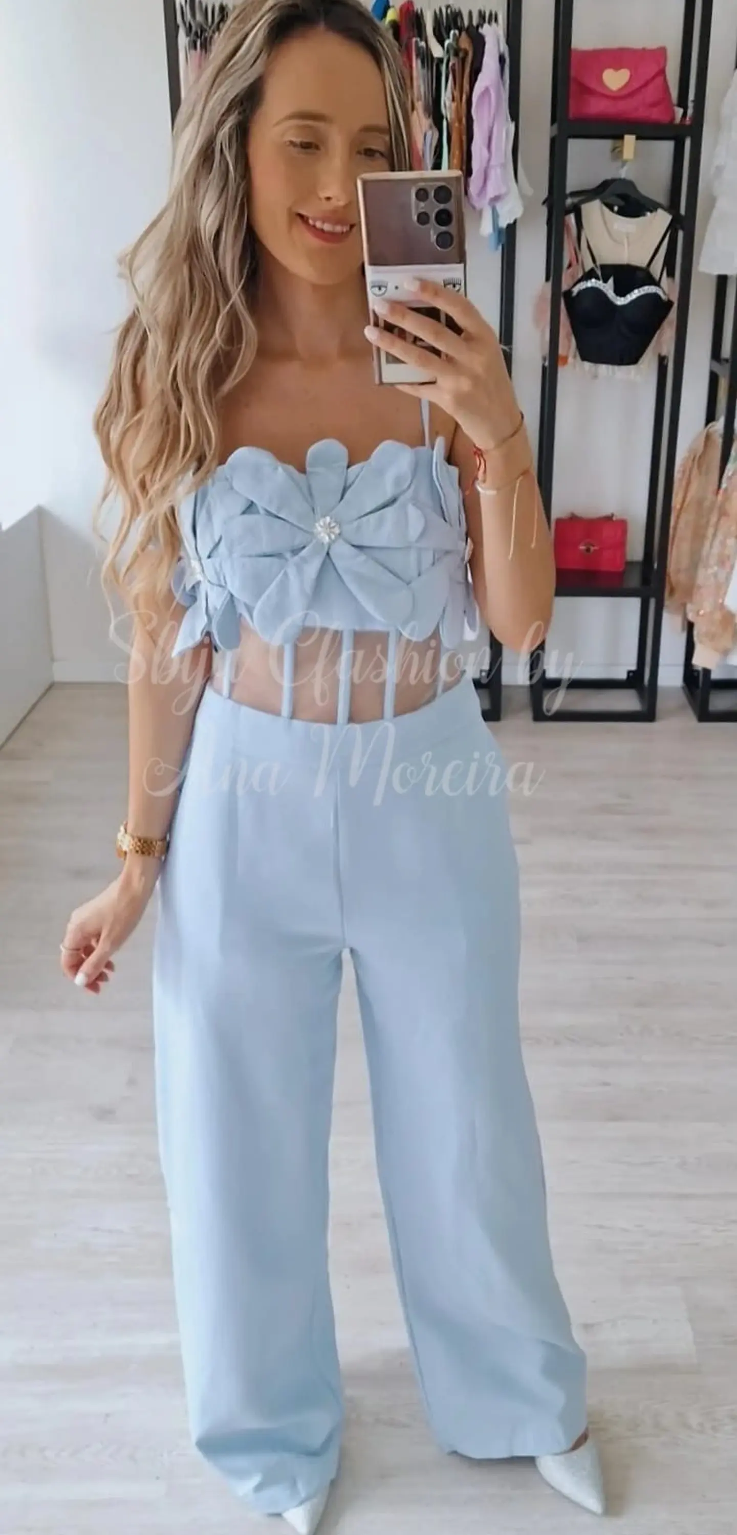 Macacão com Flores e Transparência na Barriga  5