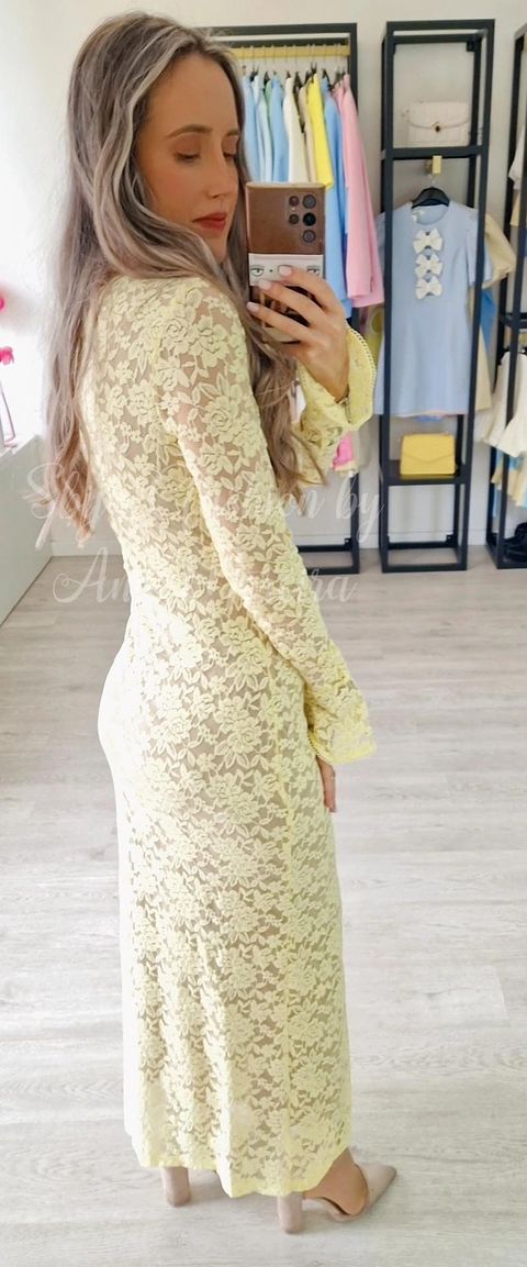 Vestido de Renda com Forro Bege