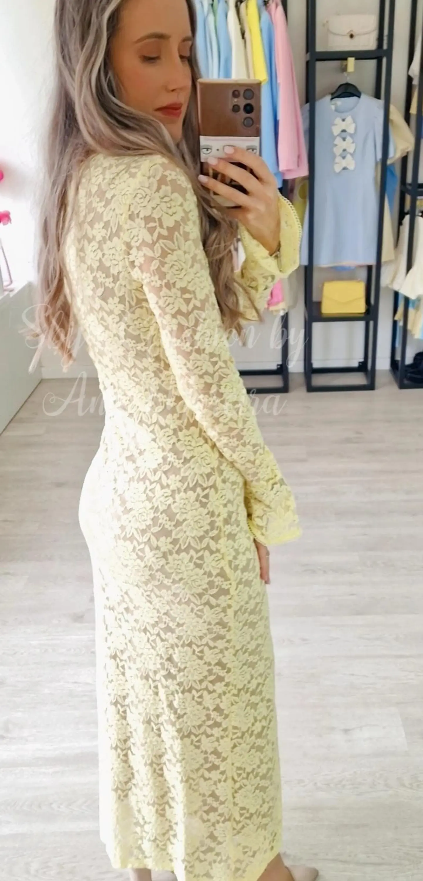 Vestido de Renda com Forro Bege 2