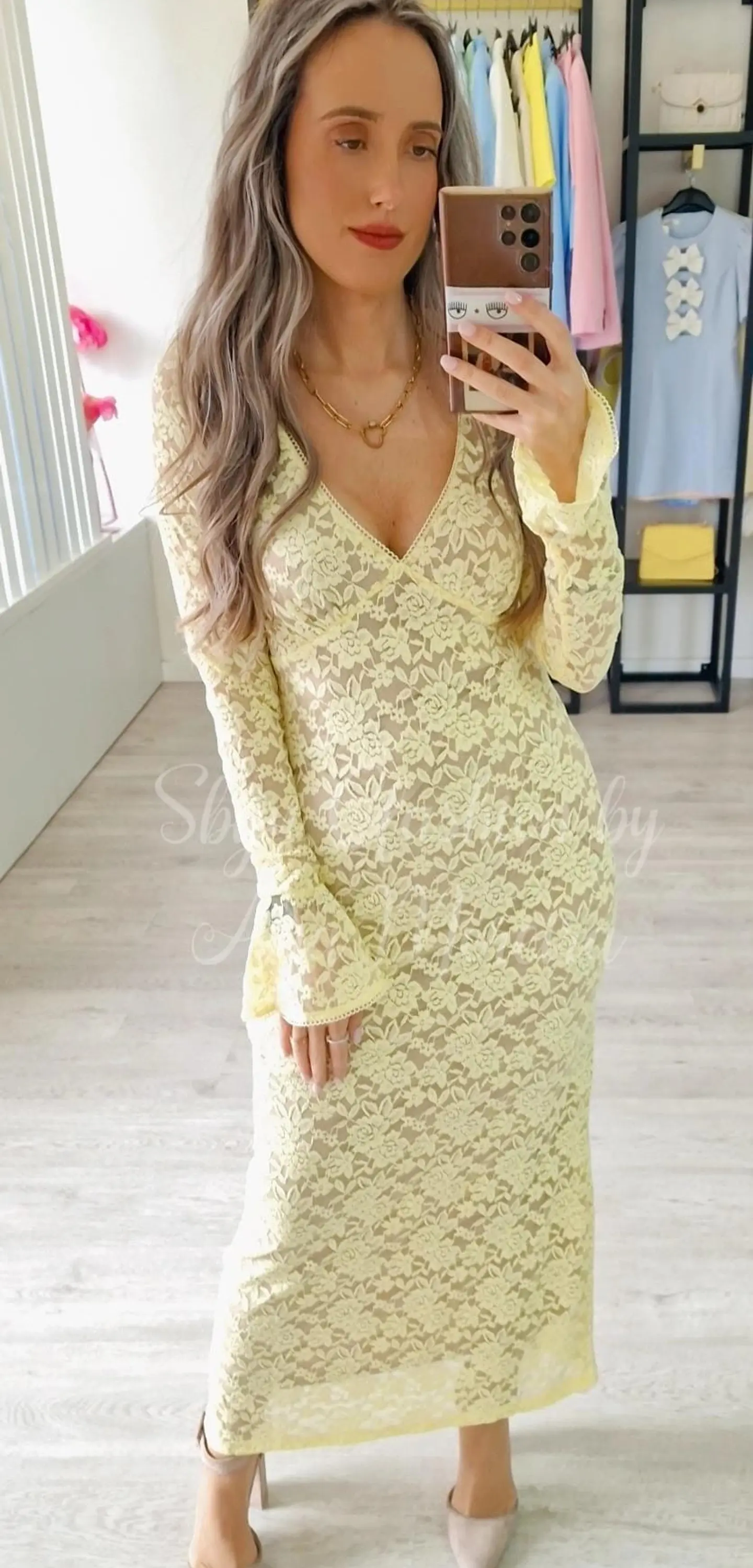 Vestido de Renda com Forro Bege 1