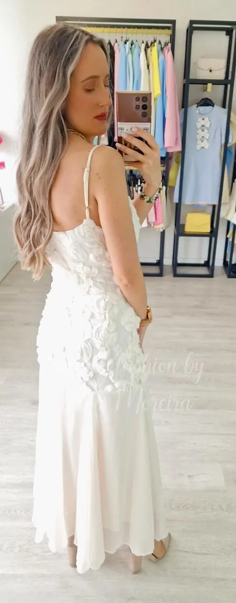Vestido com Flores 3D 