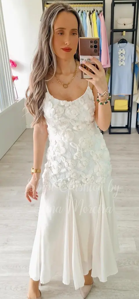 Vestido com Flores 3D 