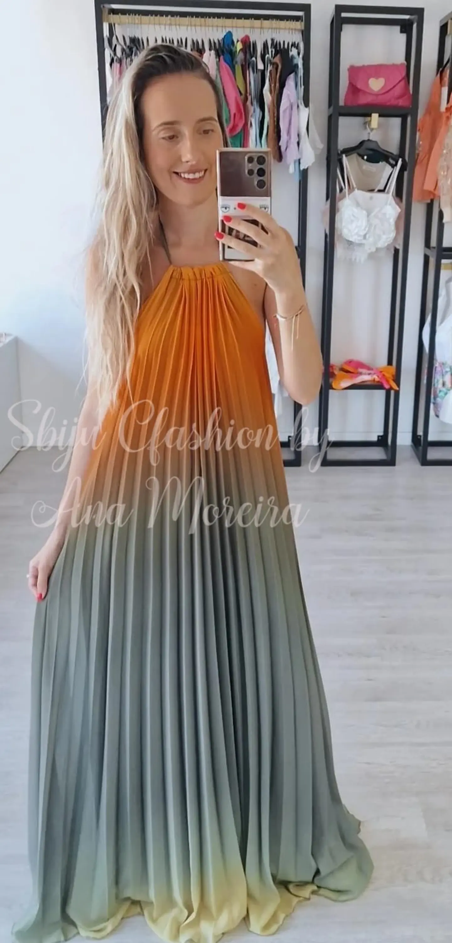 Vestido Plissado Sem Costas 8