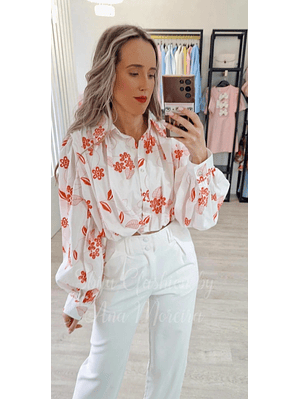 Blusa curta com manga larga 