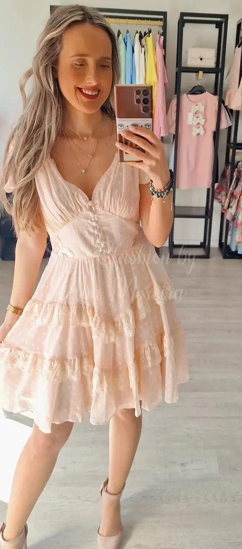 Vestido Lily McBee com Folhos