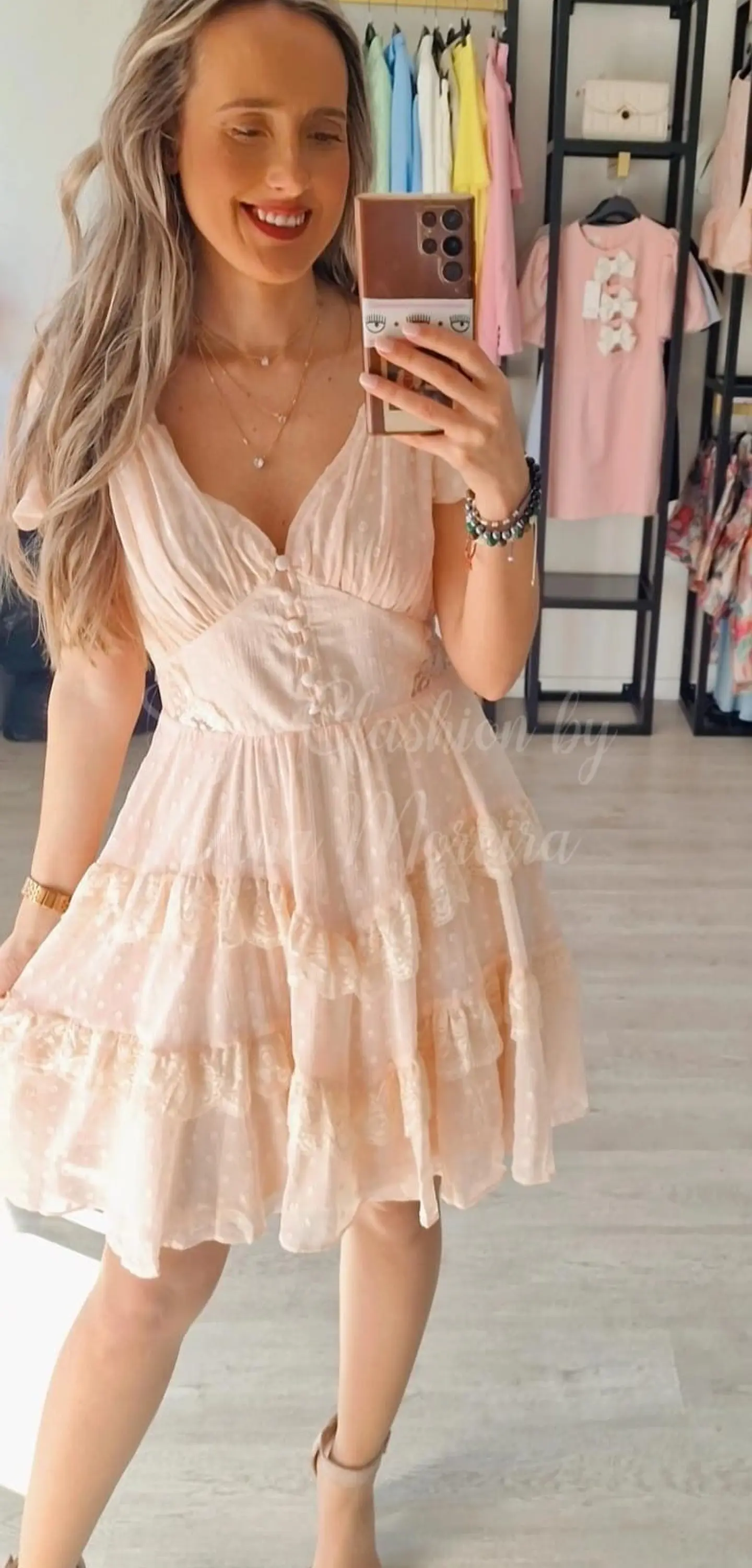 Vestido Lily McBee com Folhos 1