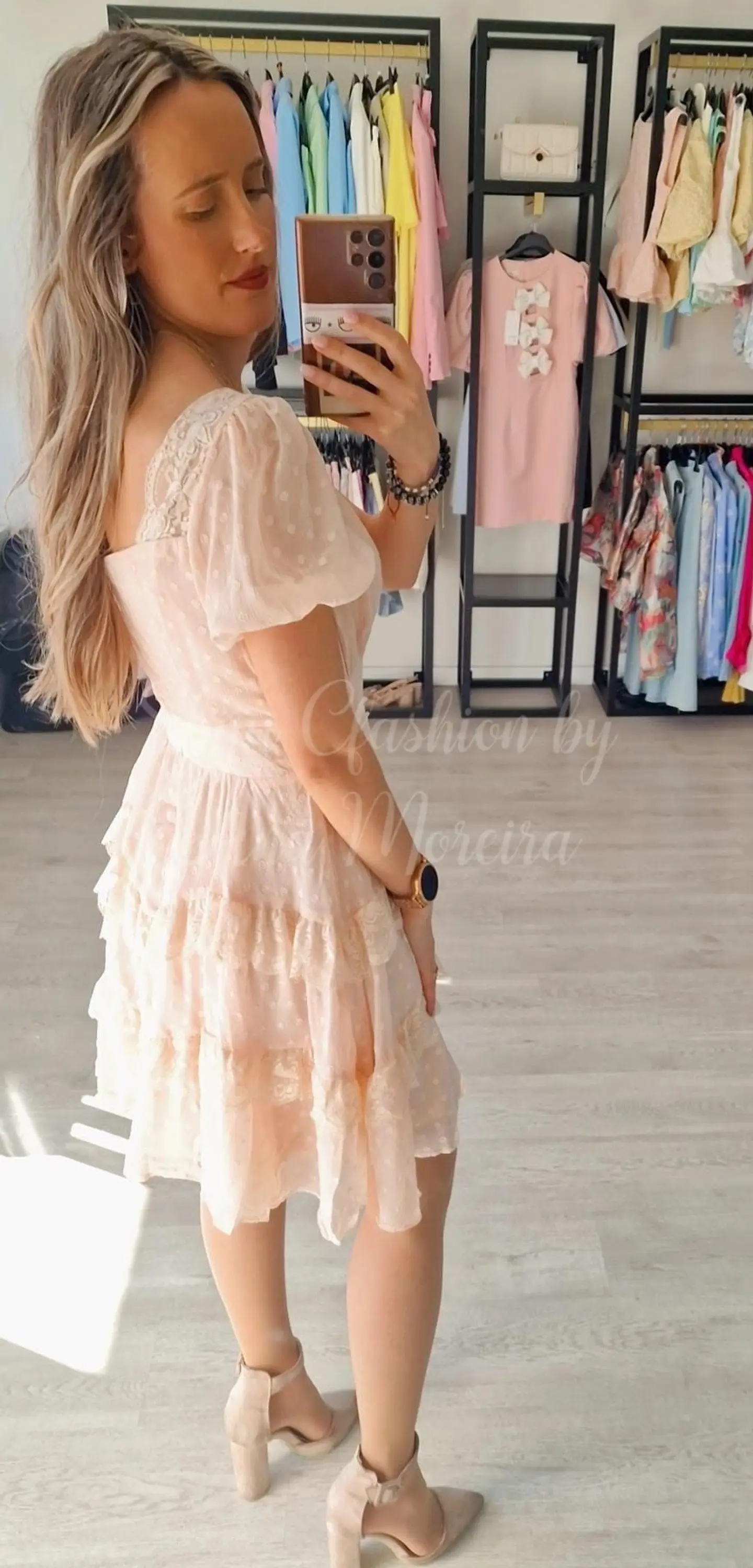 Vestido Lily McBee com Folhos 2