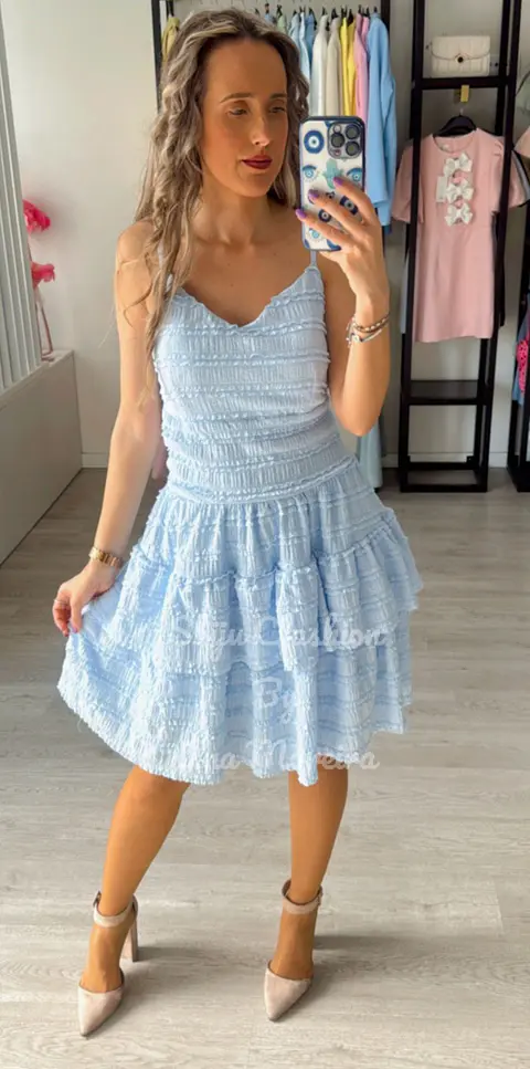 Vestido com Folhos 
