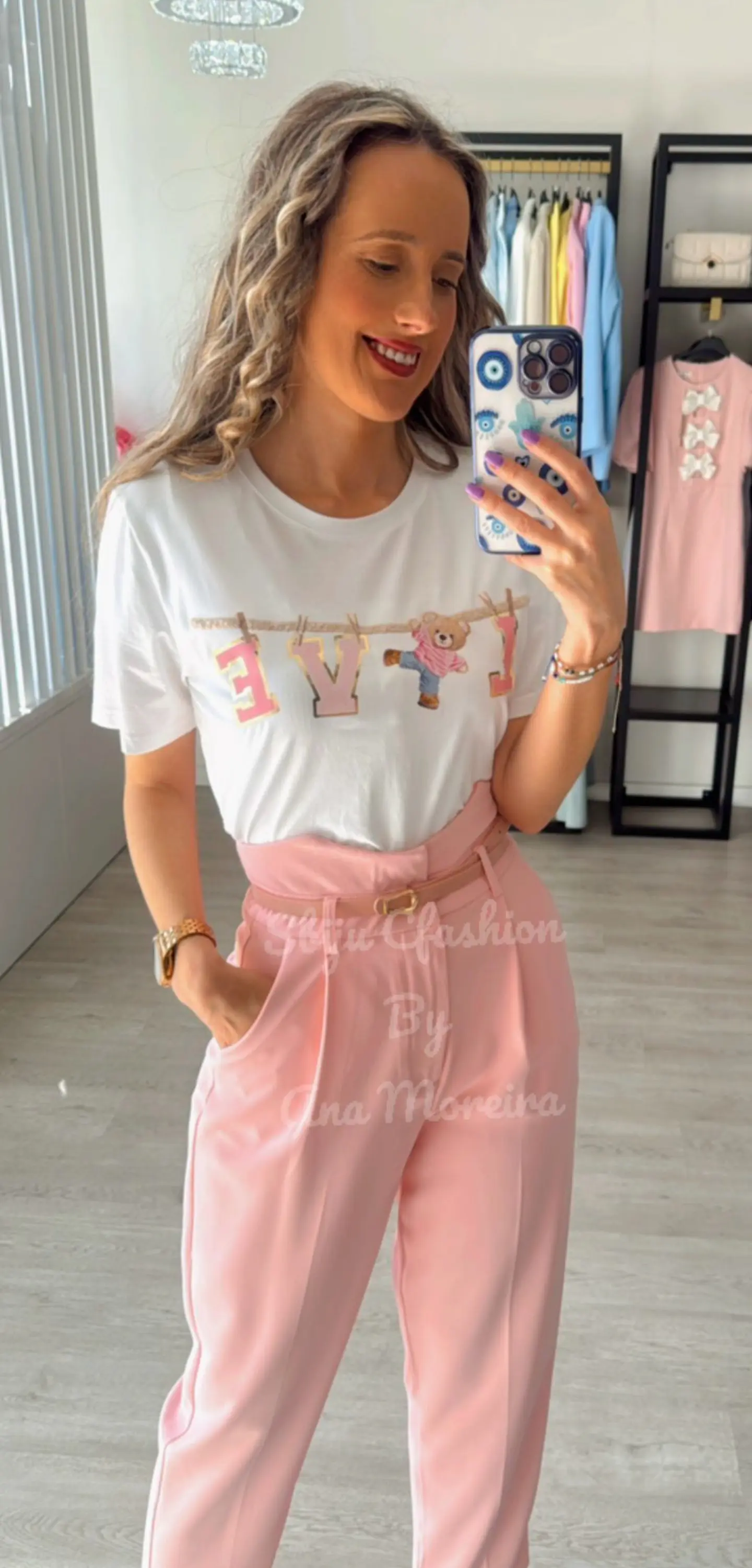 T-shirt “Love” em Tons de Rosa  1