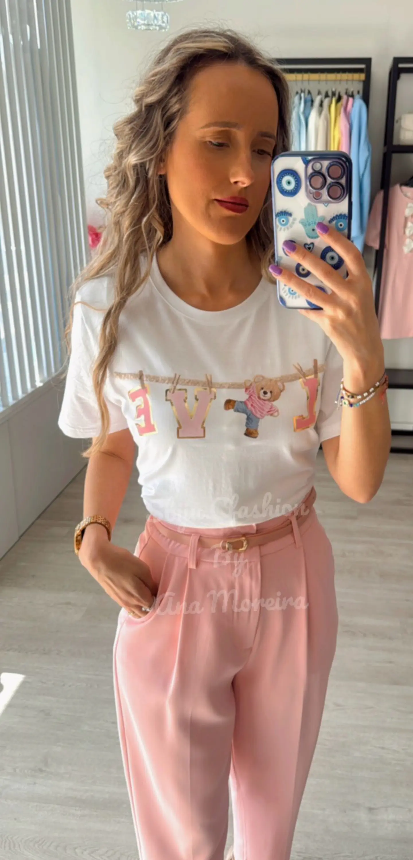 T-shirt “Love” em Tons de Rosa  3