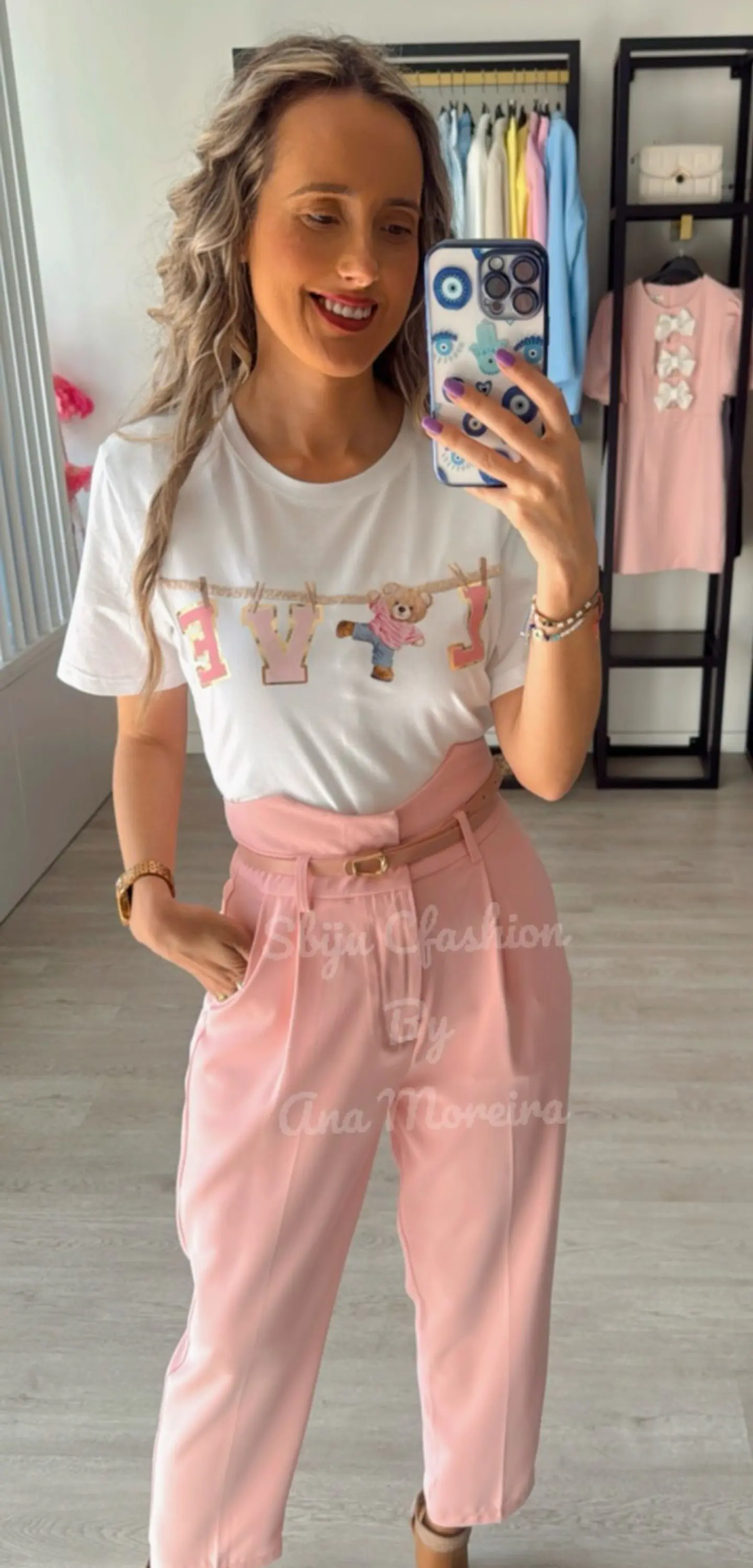 T-shirt “Love” em Tons de Rosa  4