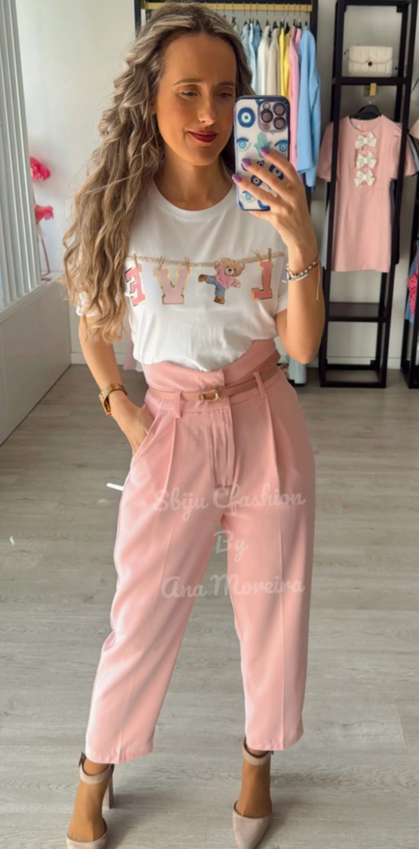 T-shirt “Love” em Tons de Rosa  5