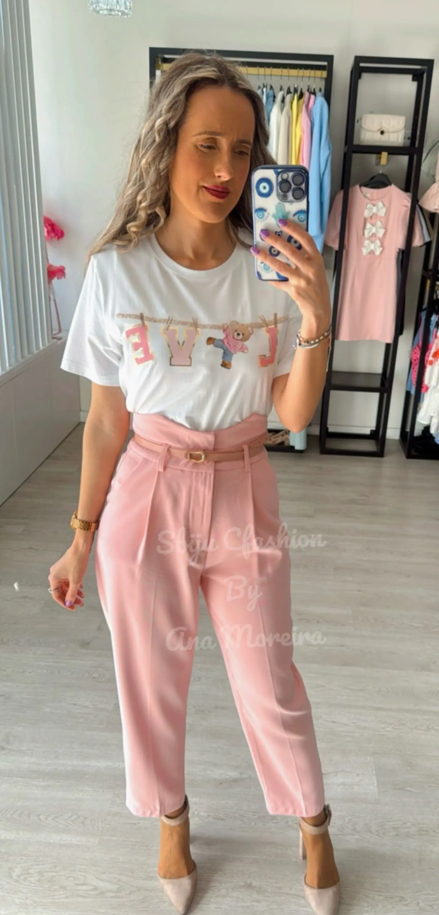 T-shirt “Love” em Tons de Rosa  6
