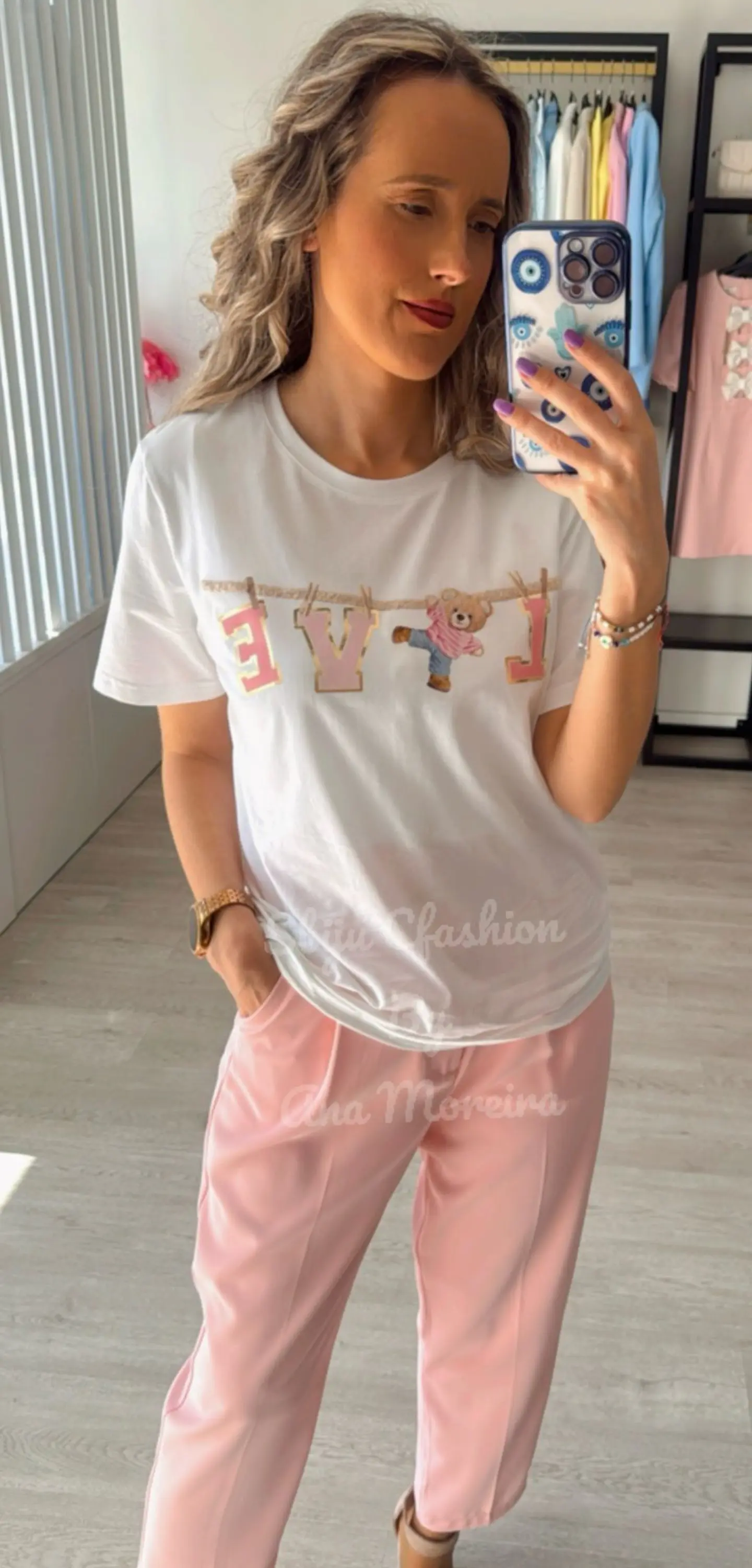 T-shirt “Love” em Tons de Rosa  8