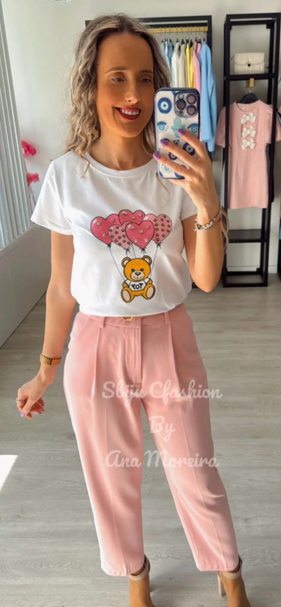 T-shirt “Urso com Balões em Forma de Coração”  4