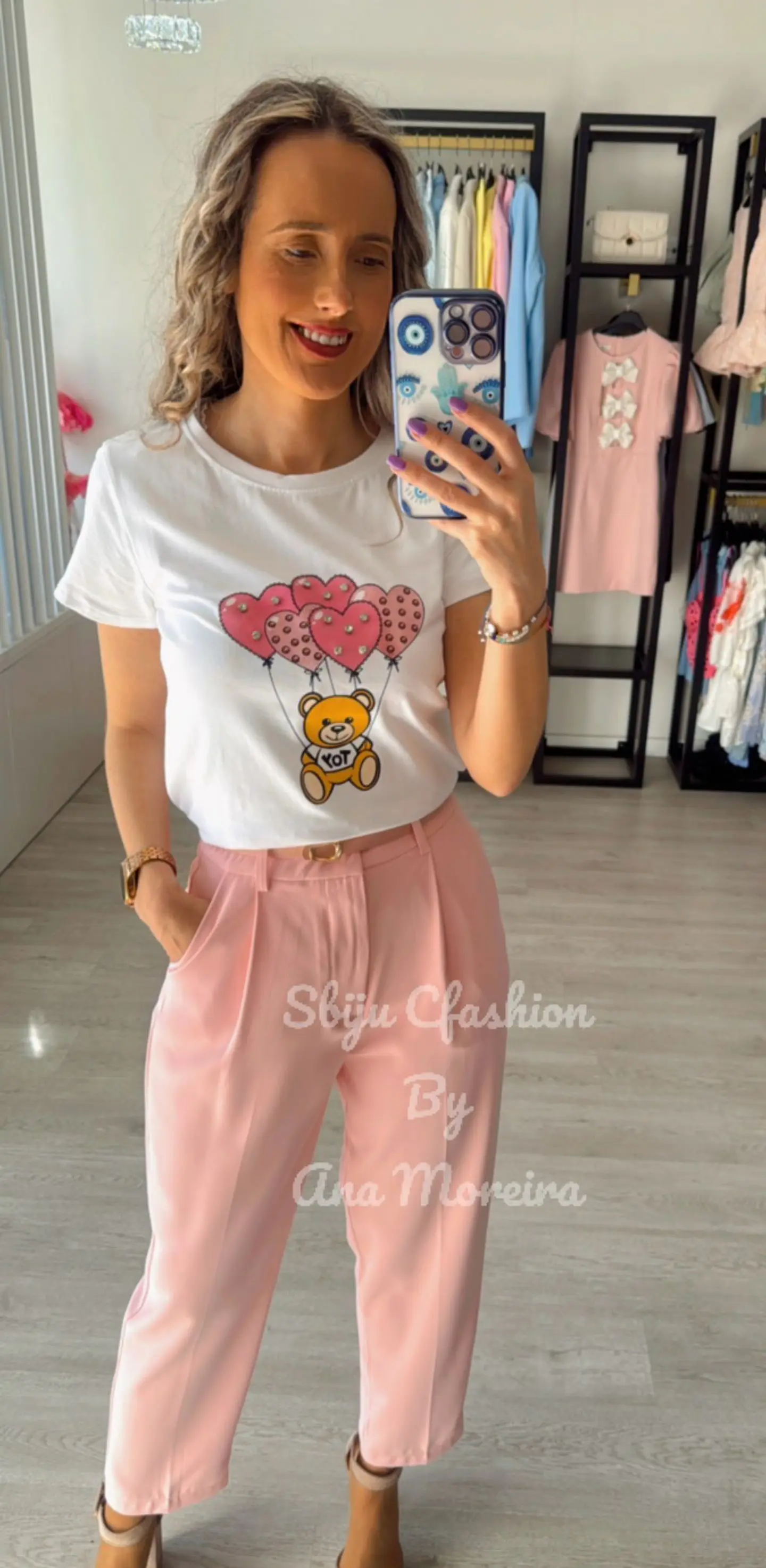 T-shirt “Urso com Balões em Forma de Coração”  1