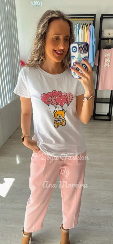 T-shirt “Urso com Balões em Forma de Coração” 
