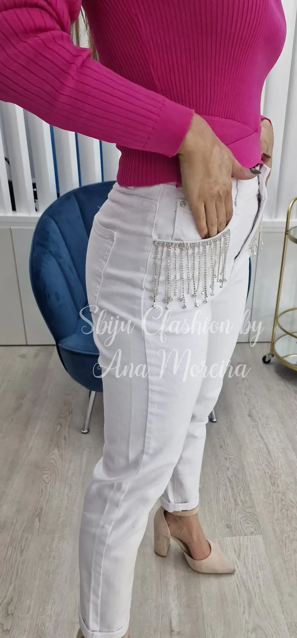 Calça com Detalhe de Brilhantes nos Bolsos  3