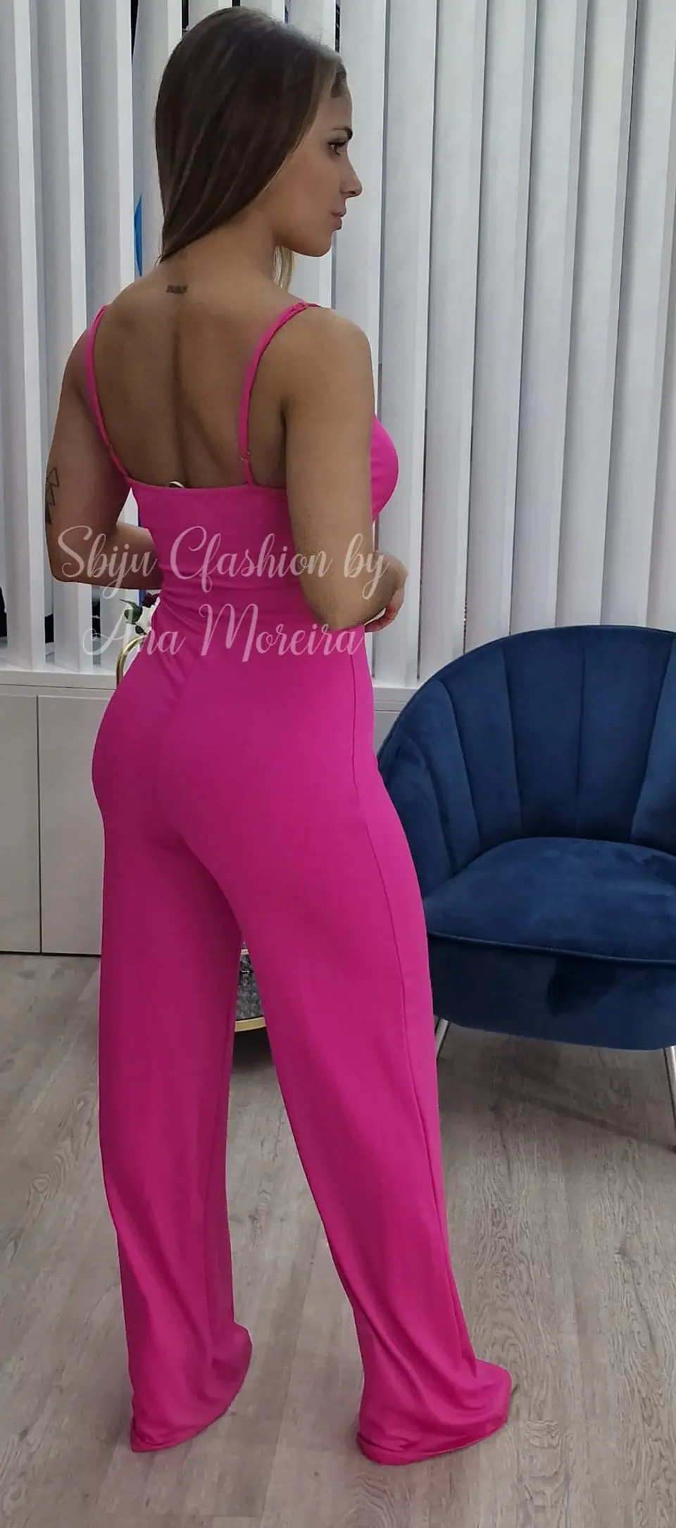 Macacão de Calça com Detalhe de Nó no Decote  6