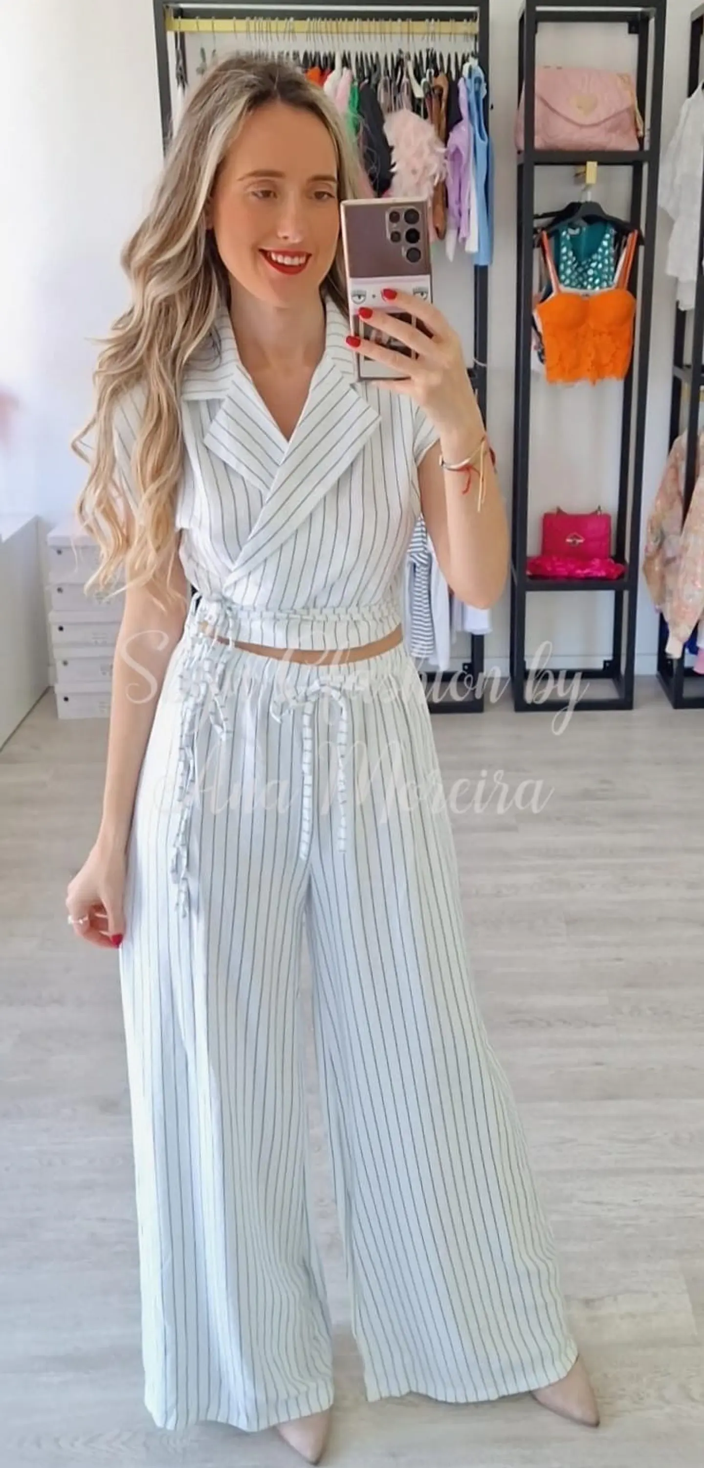 Conjunto Colete e Calça com Riscas - Tamanho Único 5