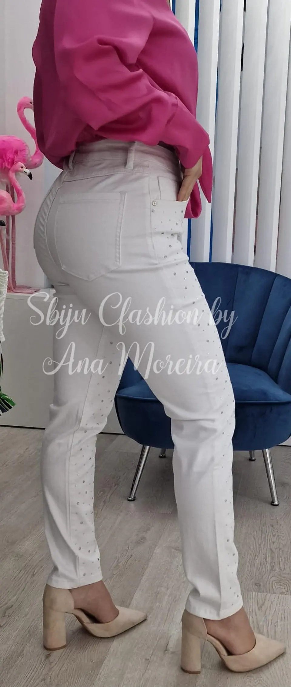 Calça branca com brilhantes na frente - S 4