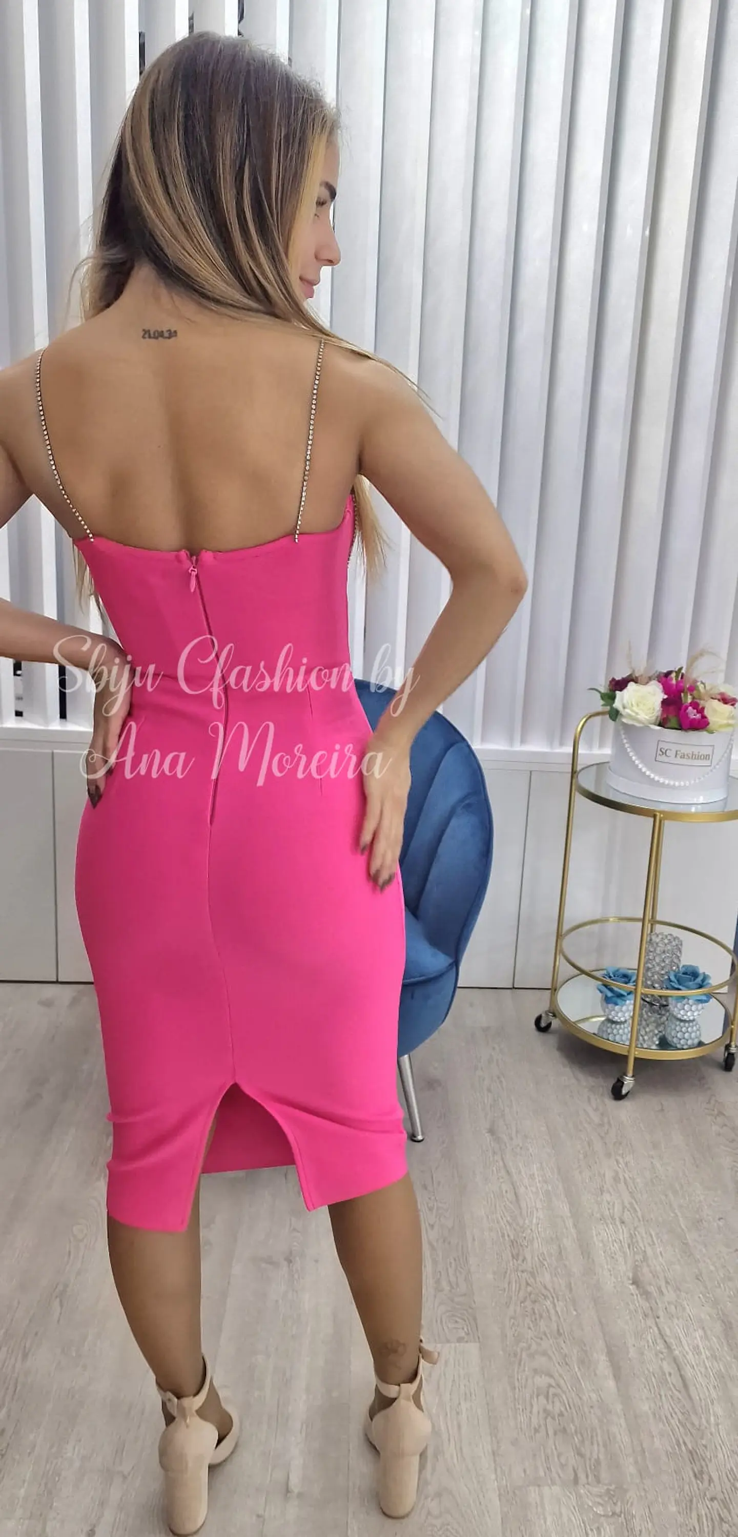 Vestido midi em tecido de bandagem com racha parte de trás  5