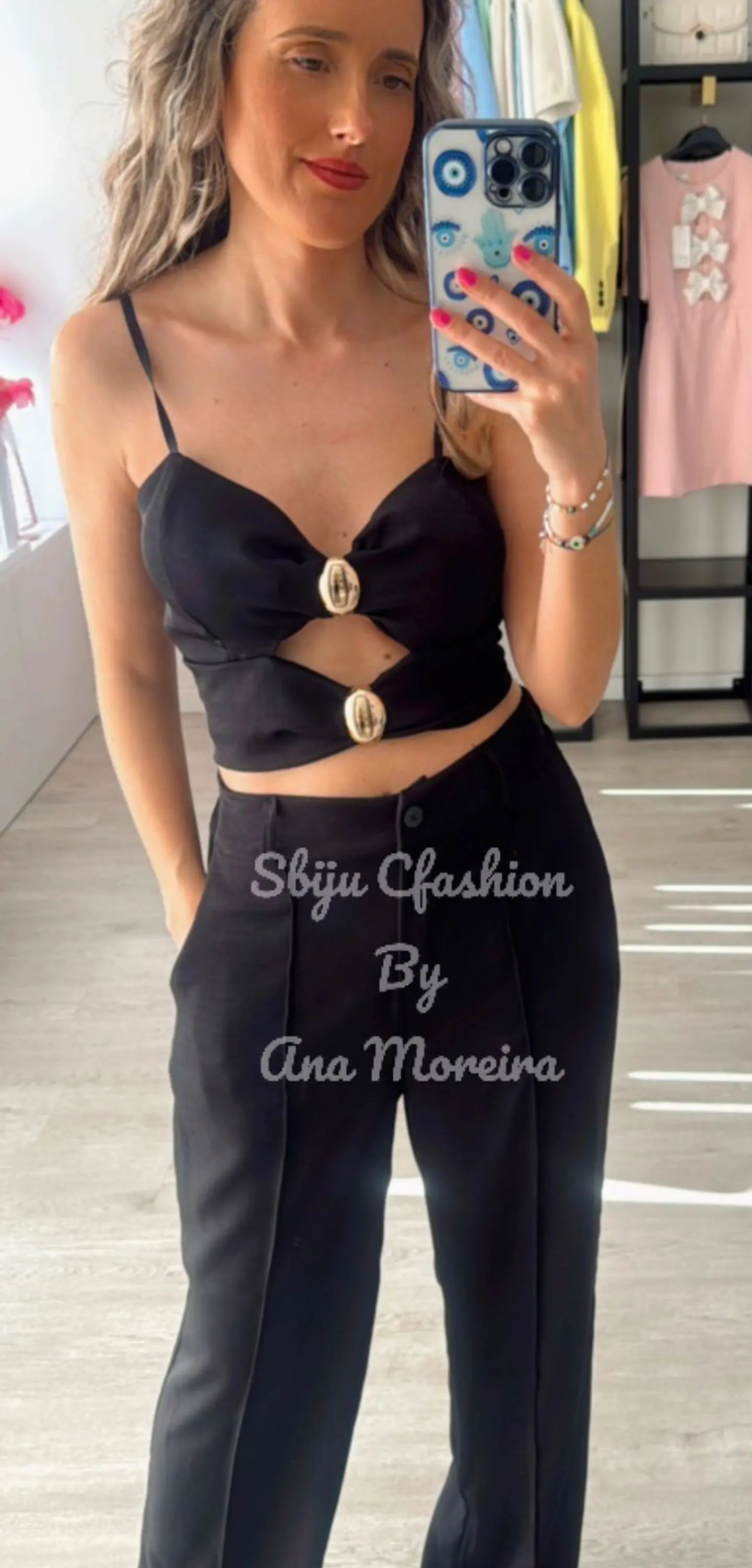 Conjunto de top e calça com detalhe de abertura no peito 7