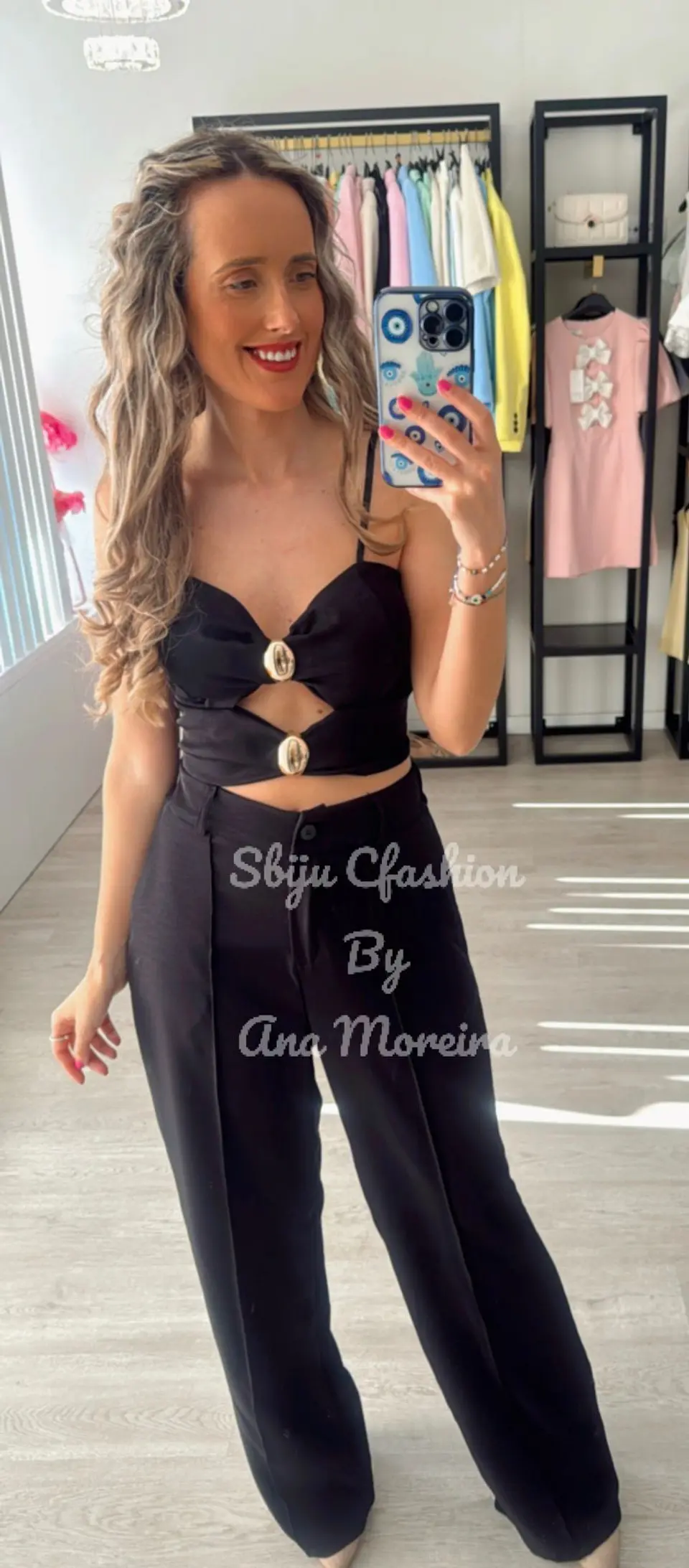 Conjunto de top e calça com detalhe de abertura no peito 5