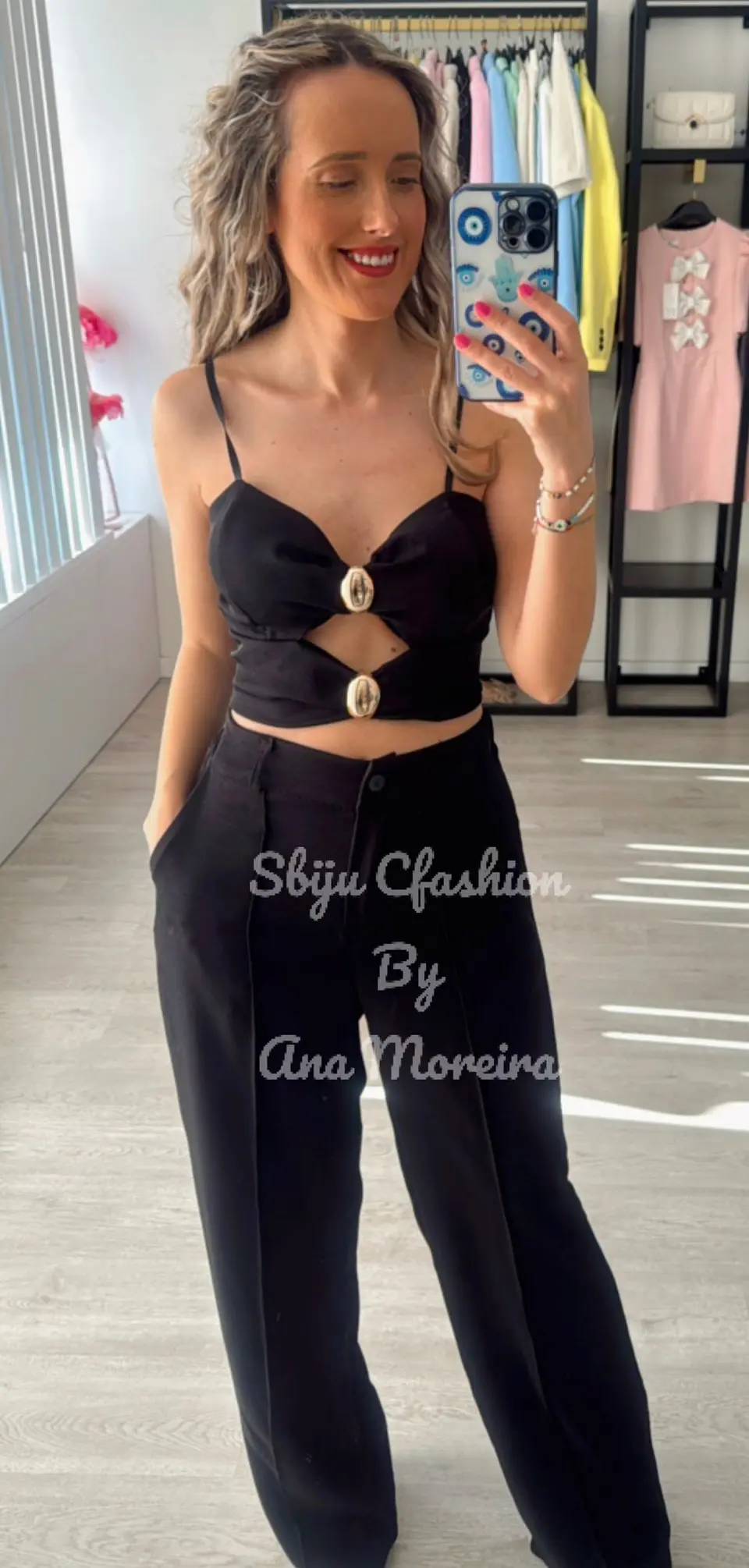 Conjunto de top e calça com detalhe de abertura no peito 6