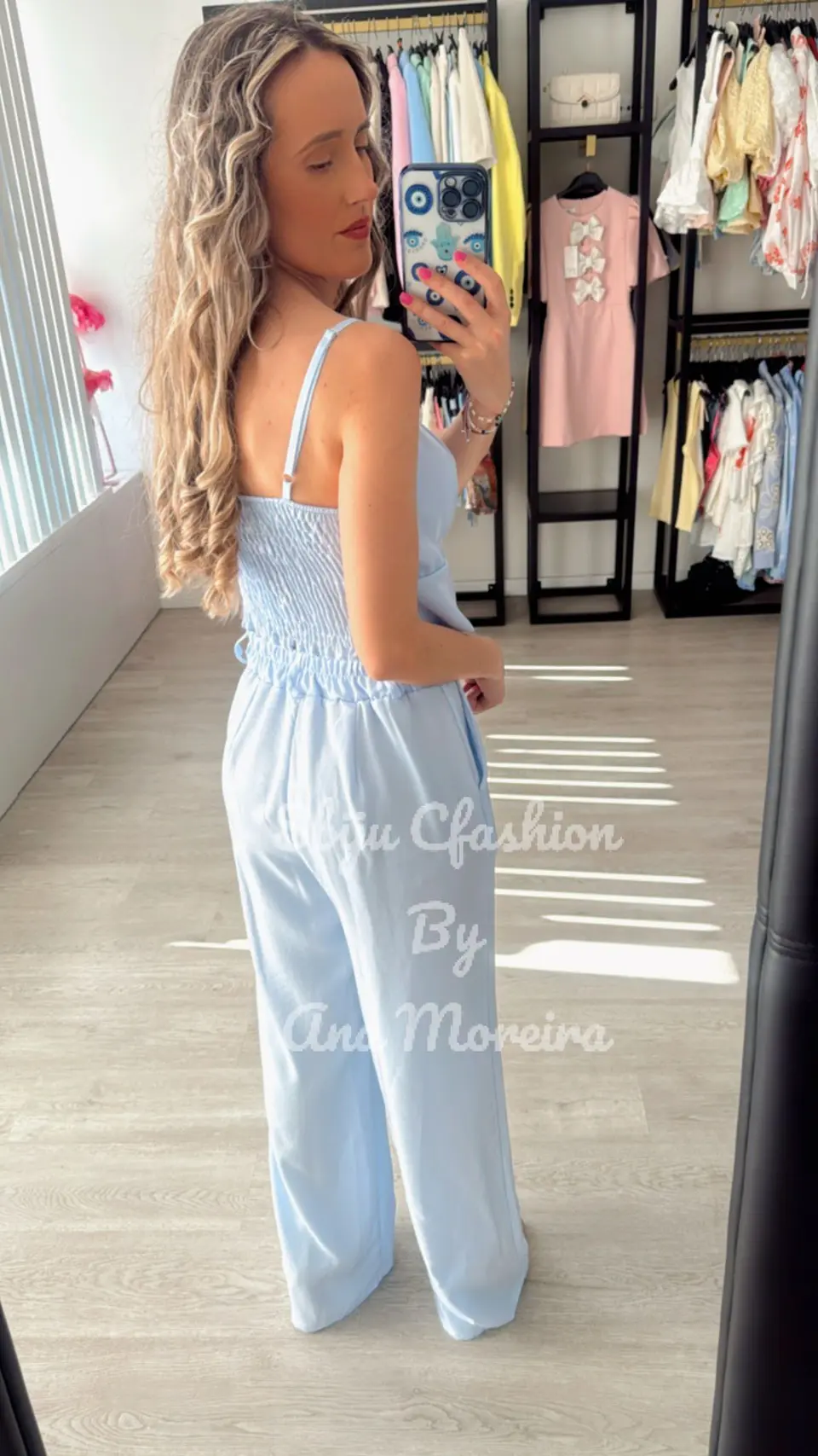 Conjunto de top e calça com detalhe de abertura no peito 12