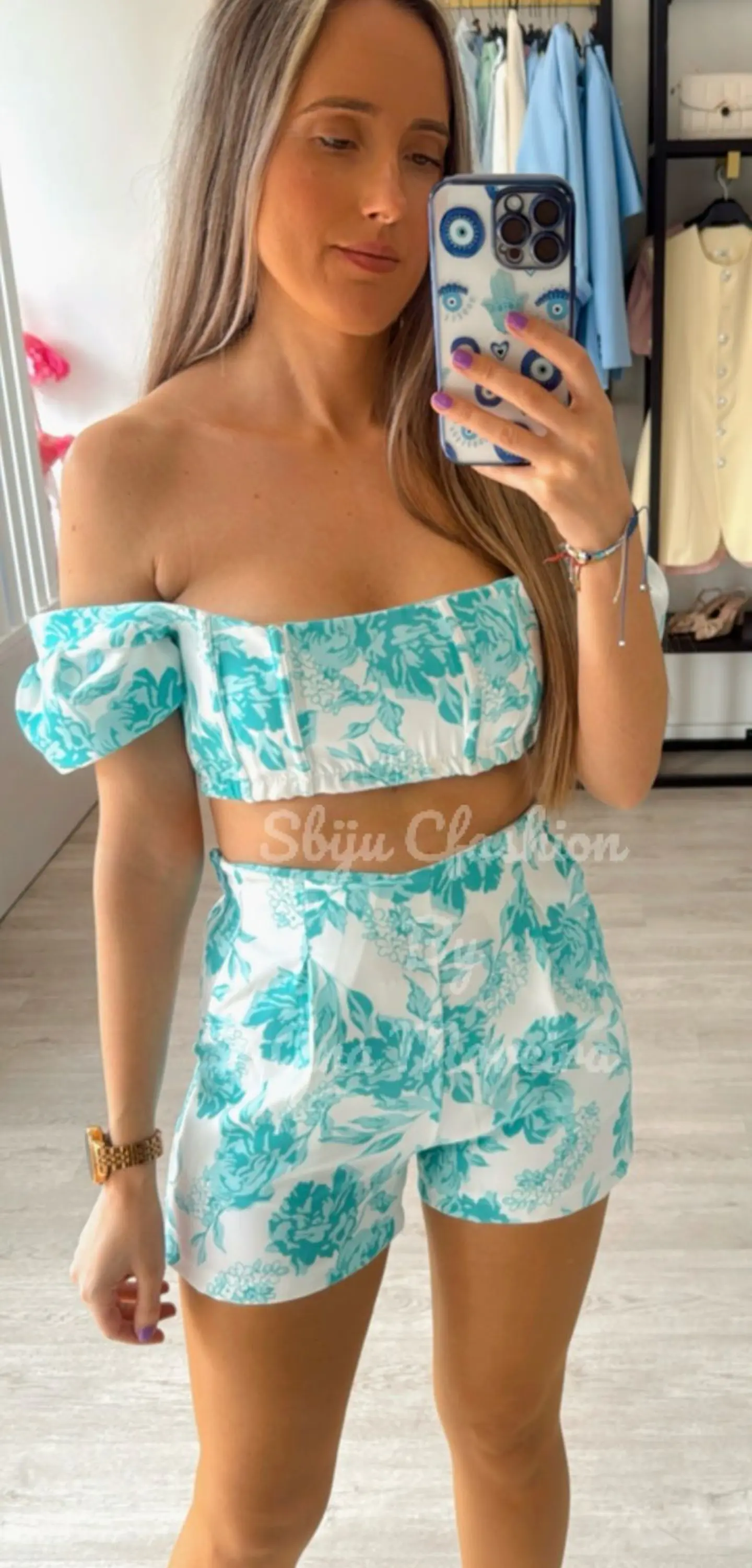 Conjunto estampado de top e calção 13