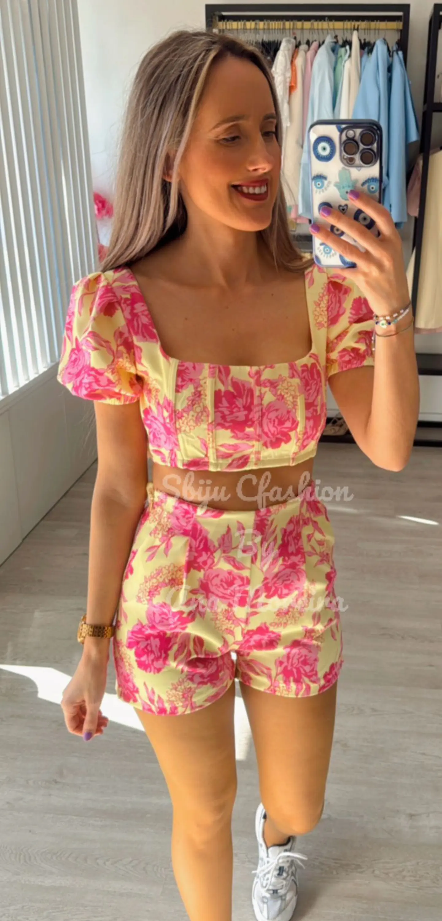 Conjunto estampado de top e calção 2