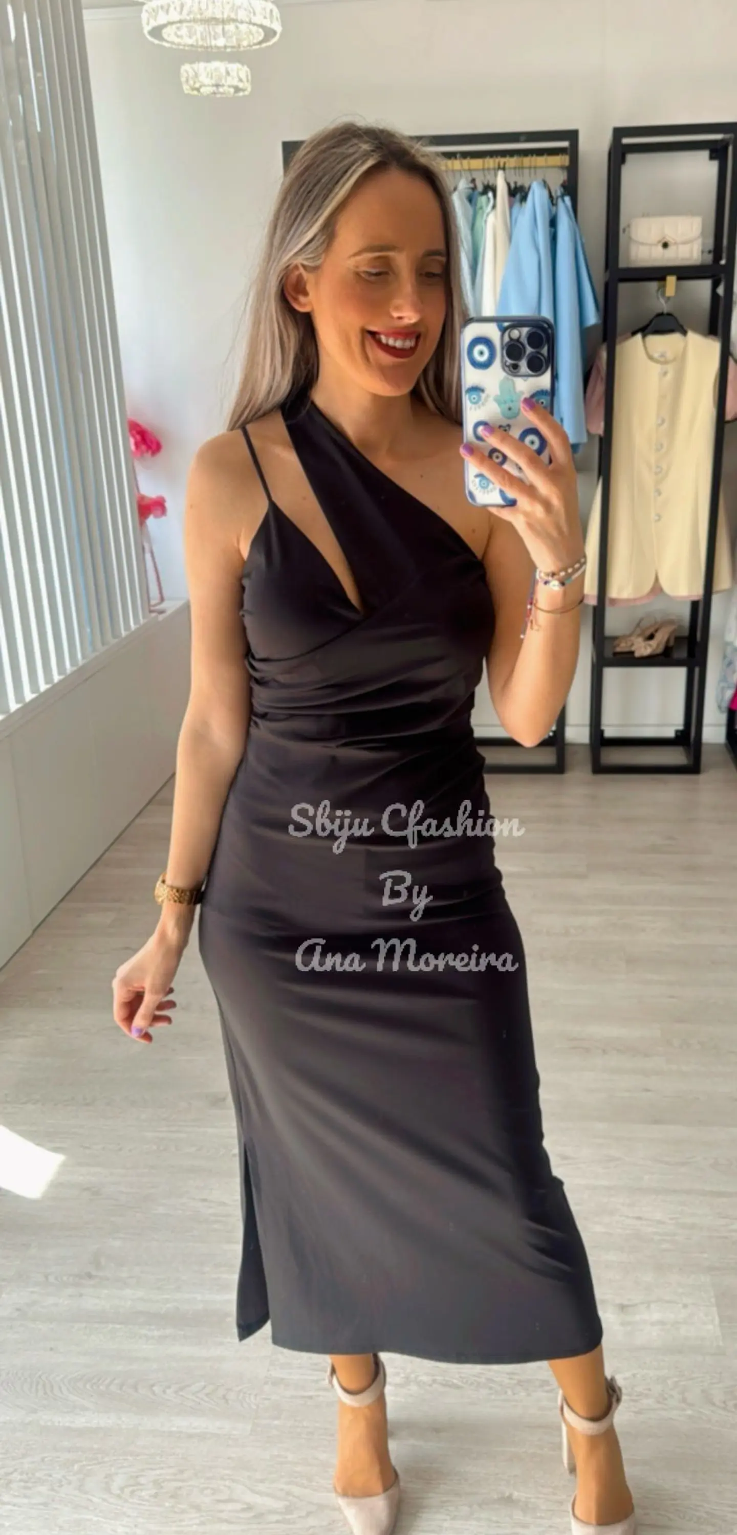 Vestido midi com racha lateral 15