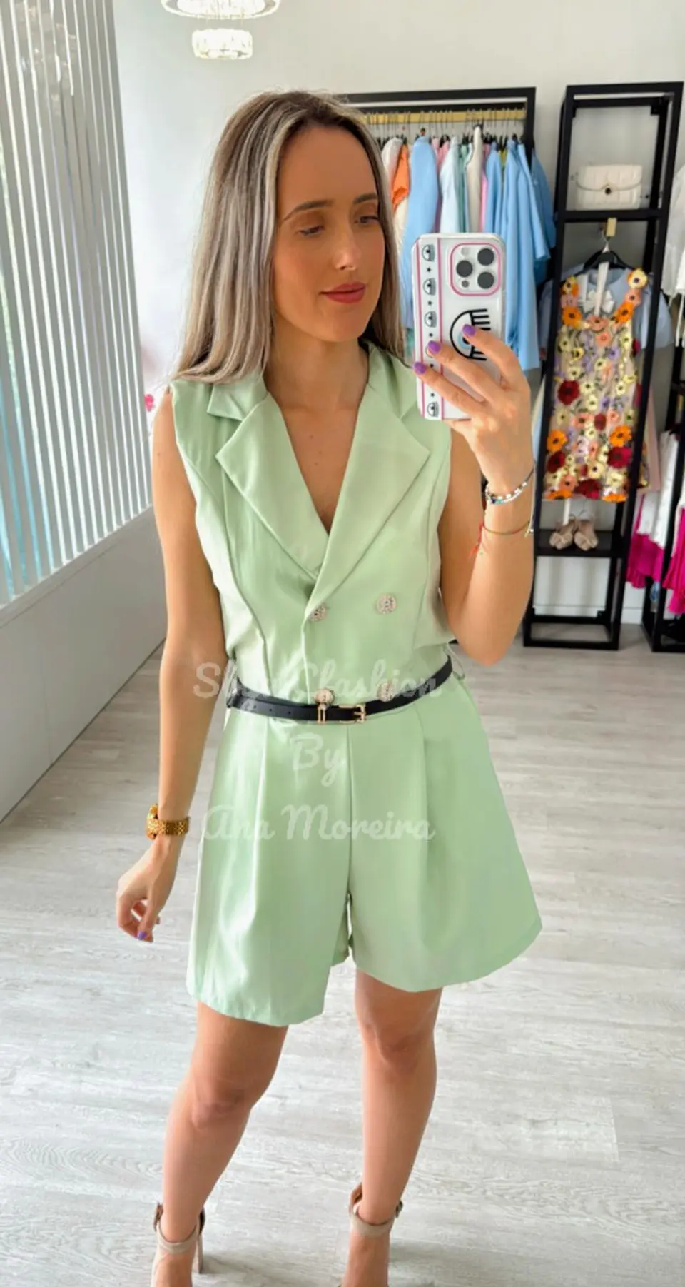 Macacão Calção em Tecido com Cinto 5