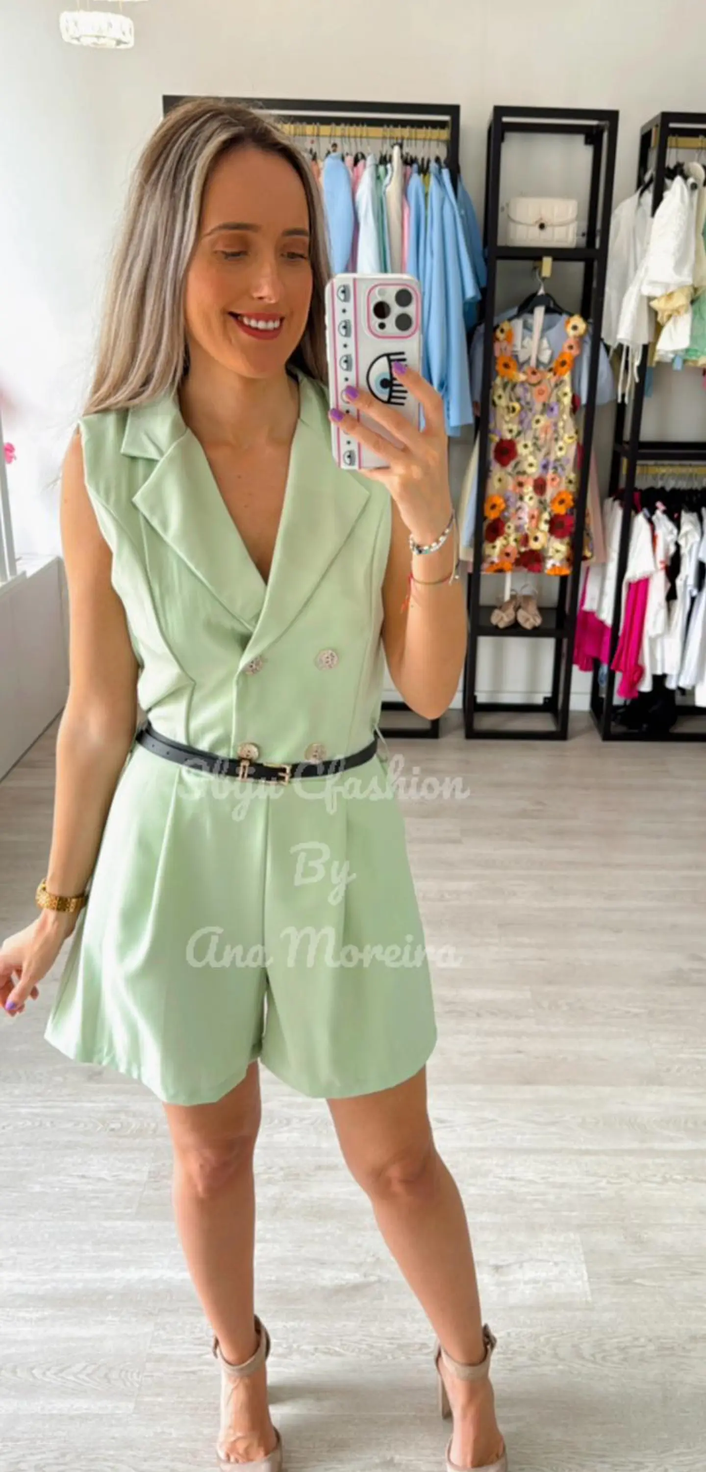 Macacão Calção em Tecido com Cinto 4