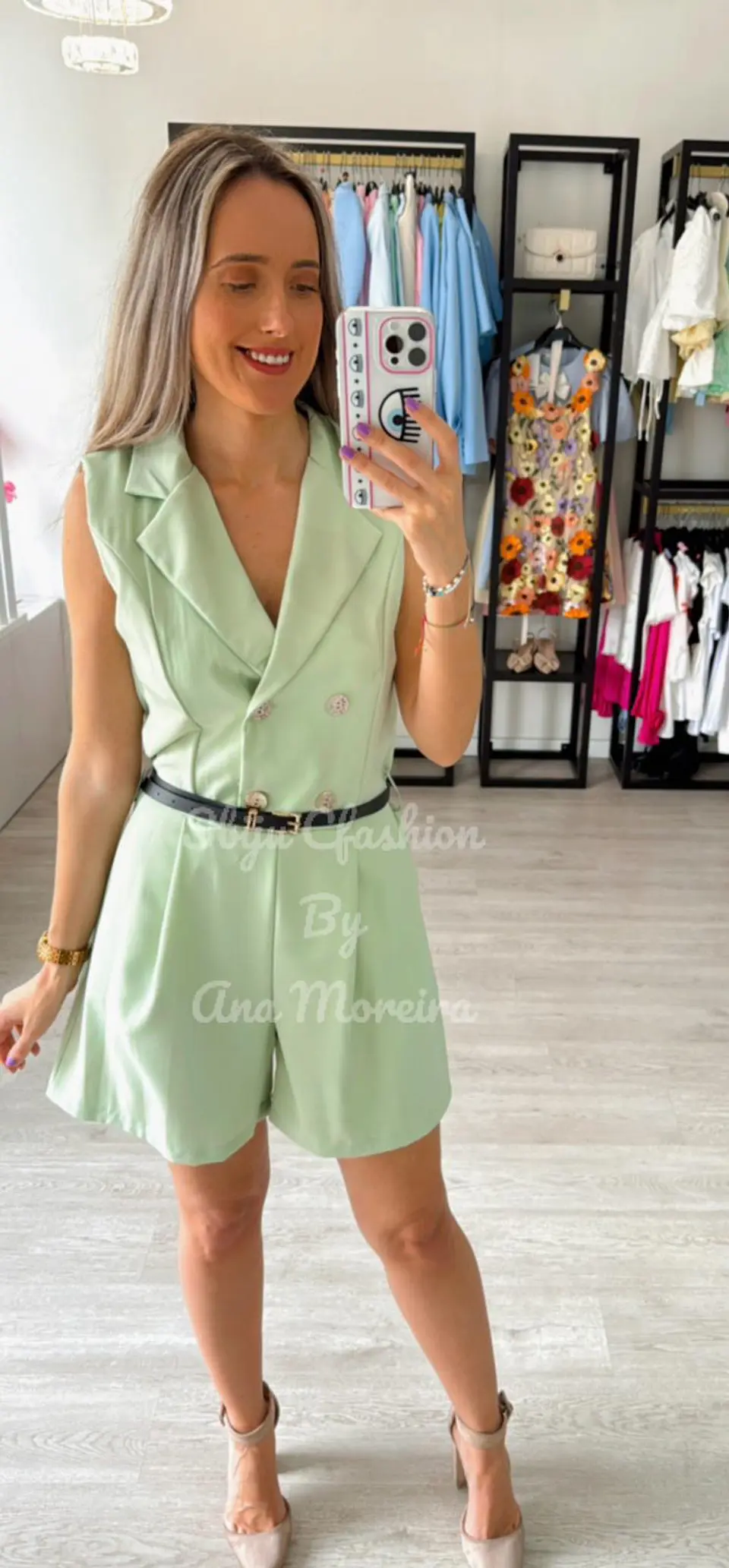 Macacão Calção em Tecido com Cinto 4