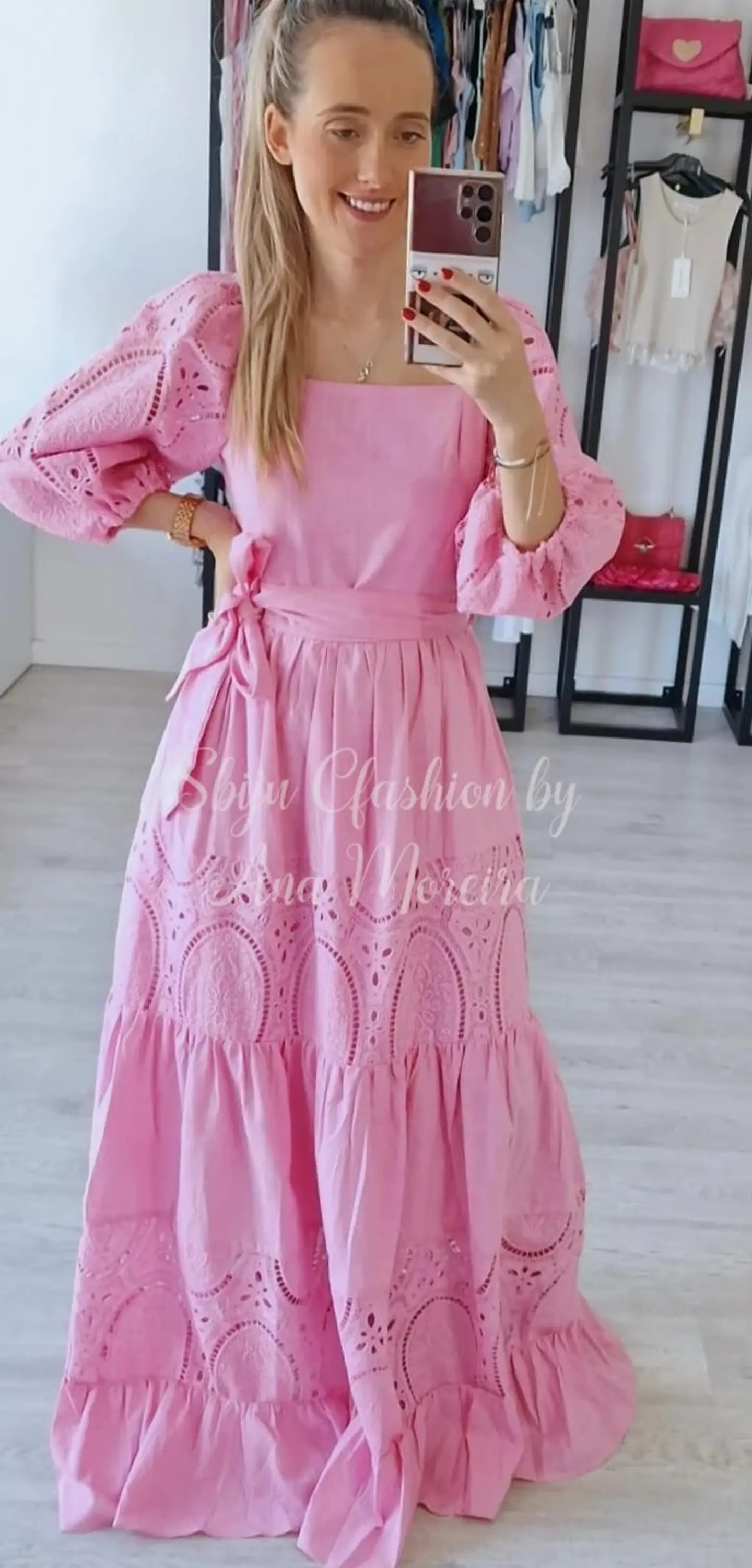 Vestido Comprido com Detalhes em Renda 3