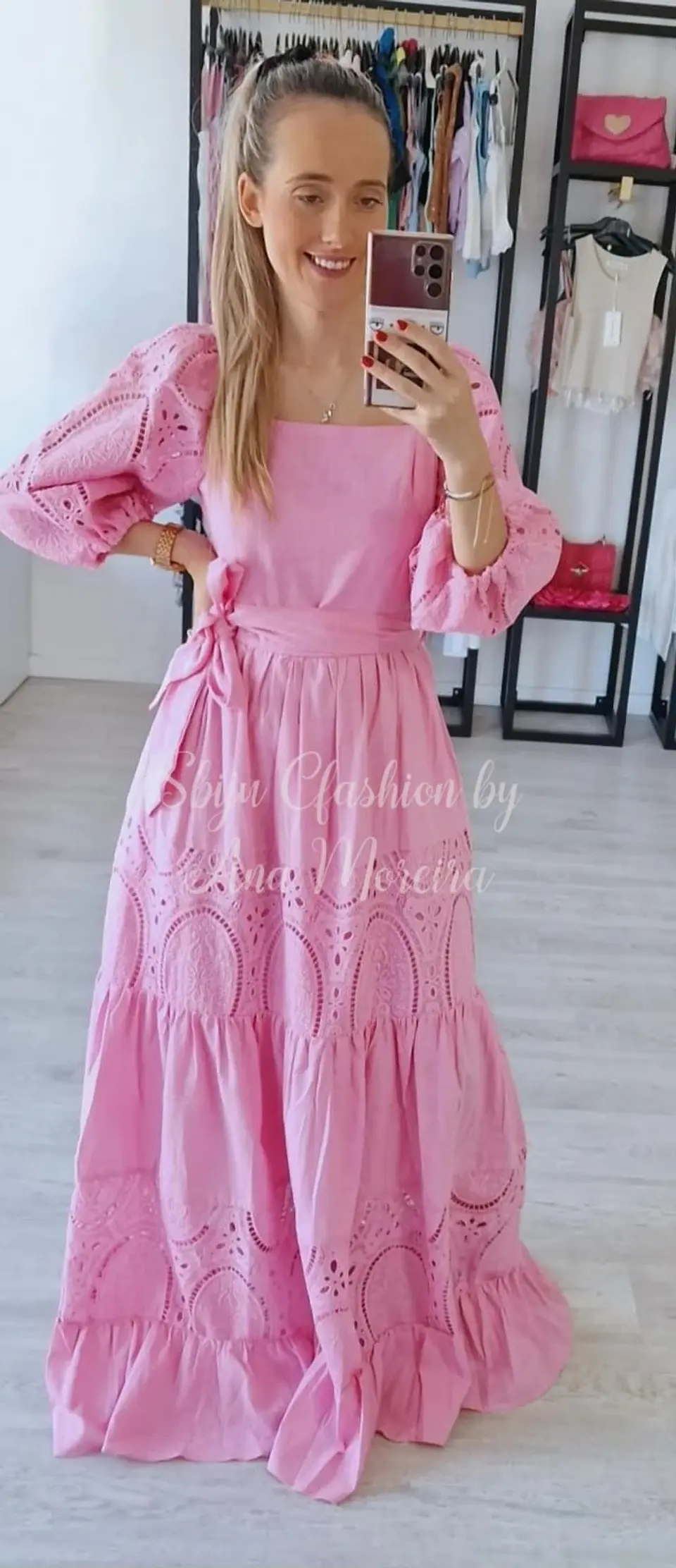 Vestido Comprido com Detalhes em Renda 3