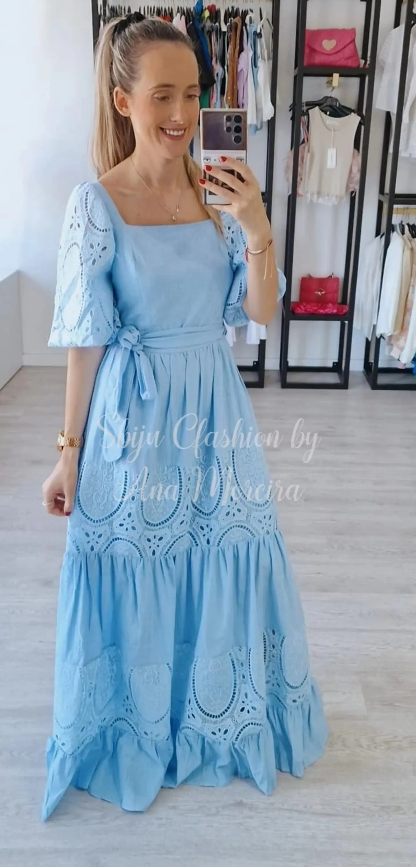 Vestido Comprido com Detalhes em Renda 6