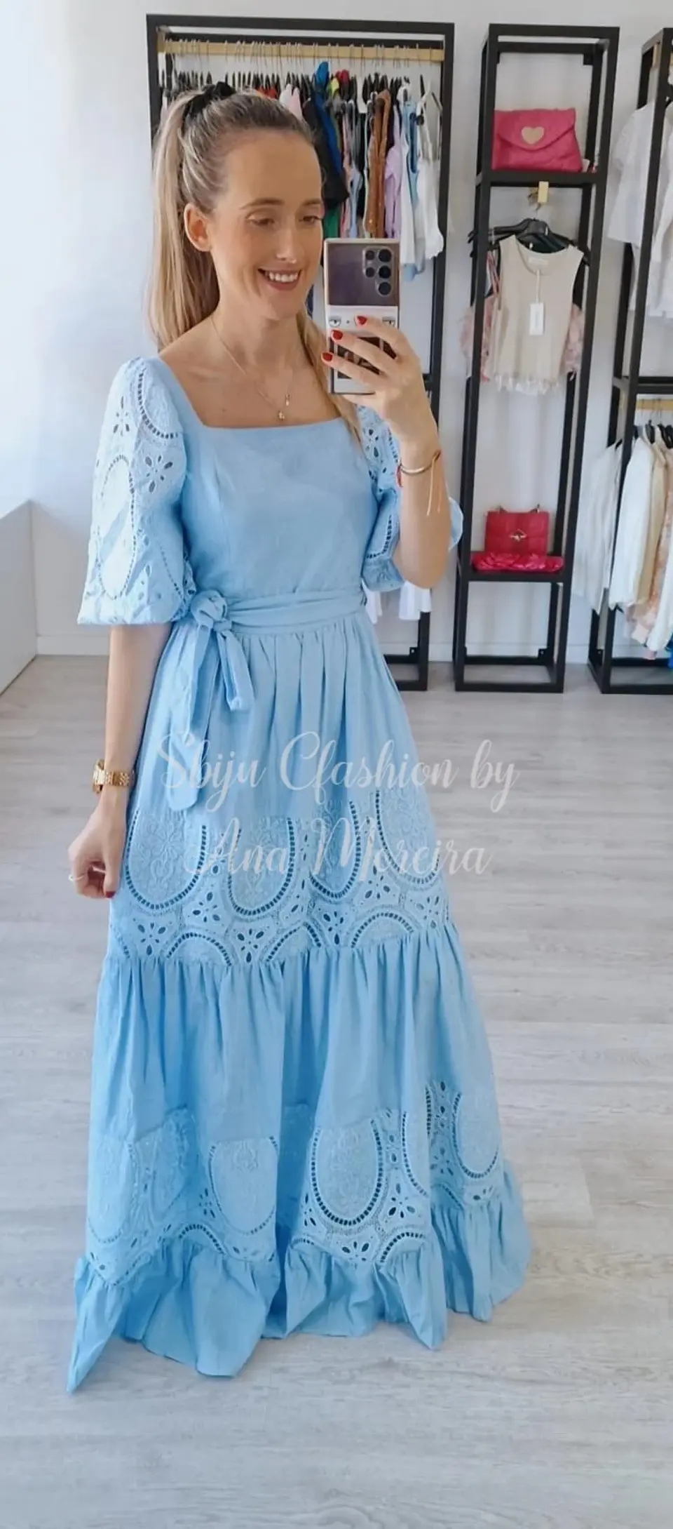 Vestido Comprido com Detalhes em Renda 6