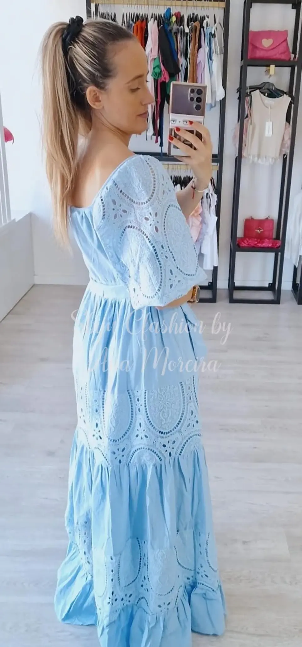 Vestido Comprido com Detalhes em Renda 5